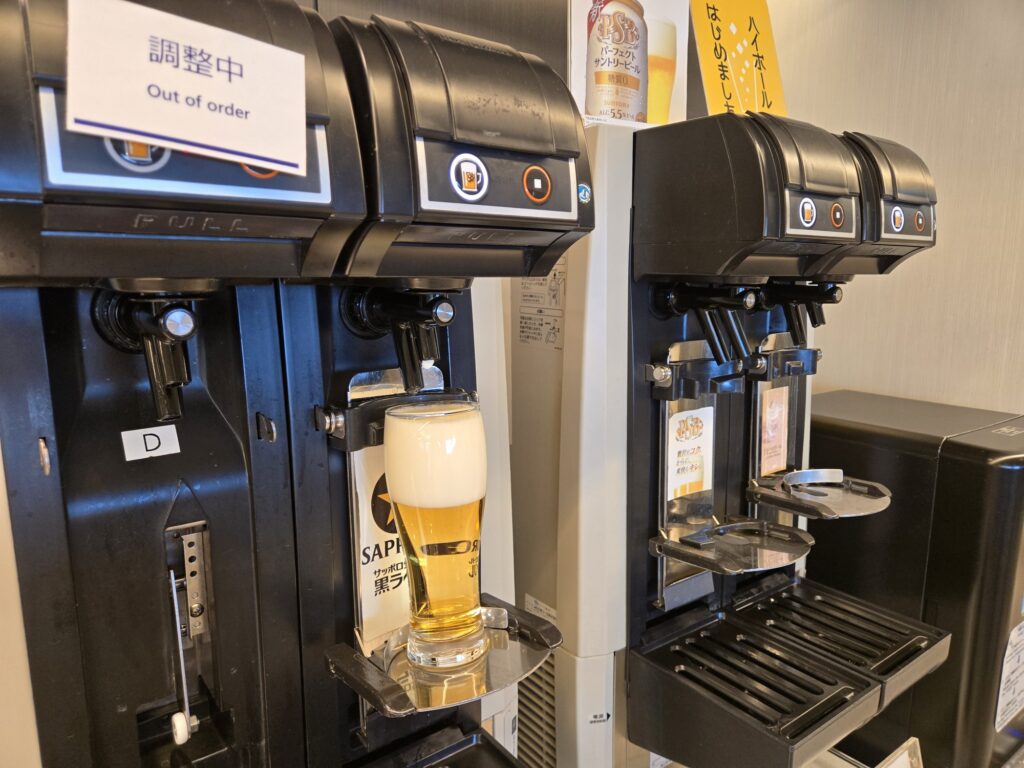 羽田空港のANAラウンジのビール