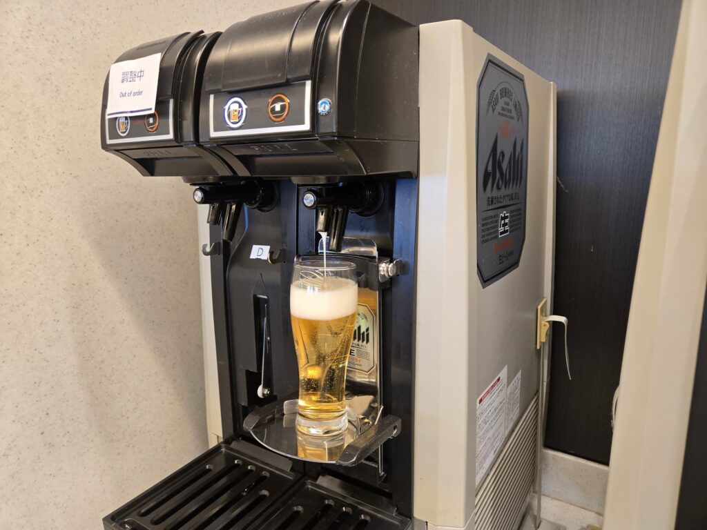 羽田空港のANAラウンジのビール