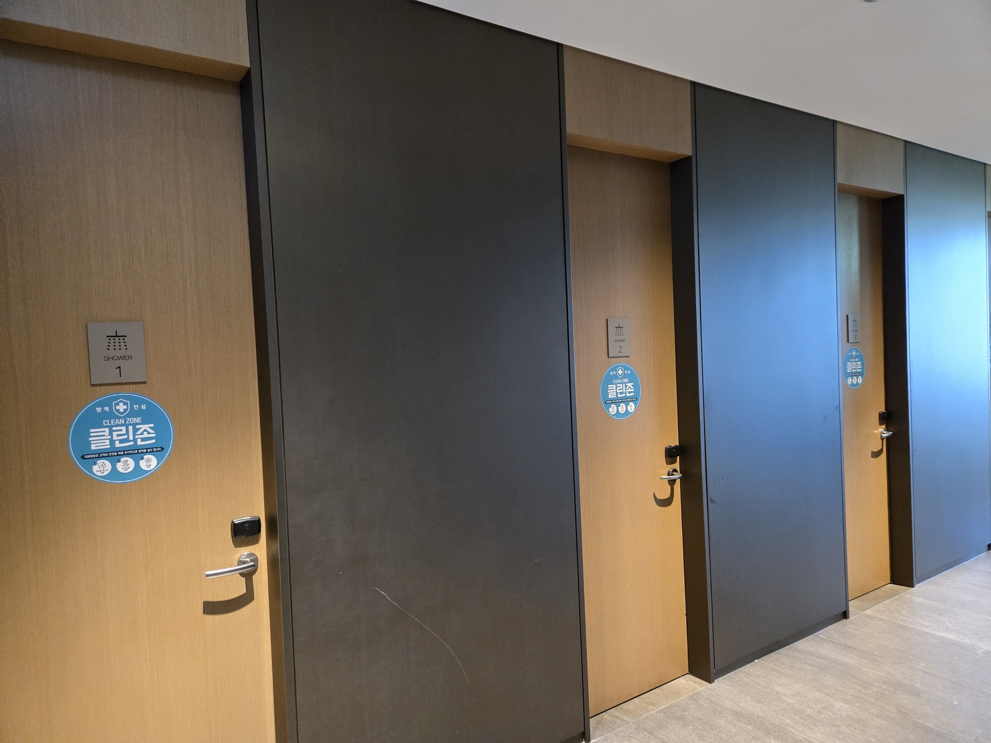 アシアナ航空のラウンジのシャワールーム