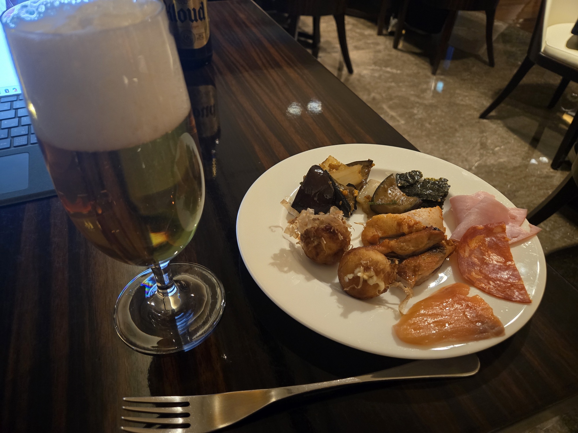 クラブラウンジ