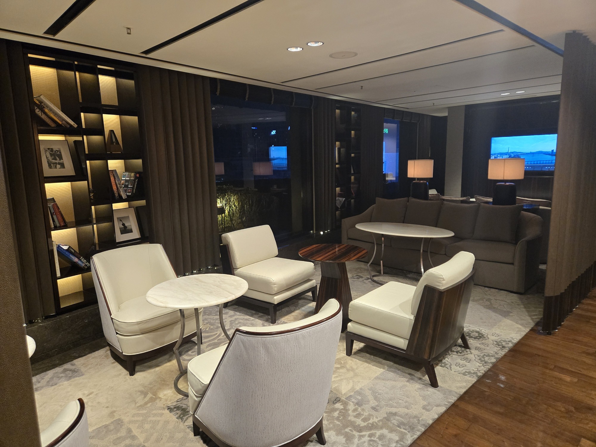 クラブラウンジ