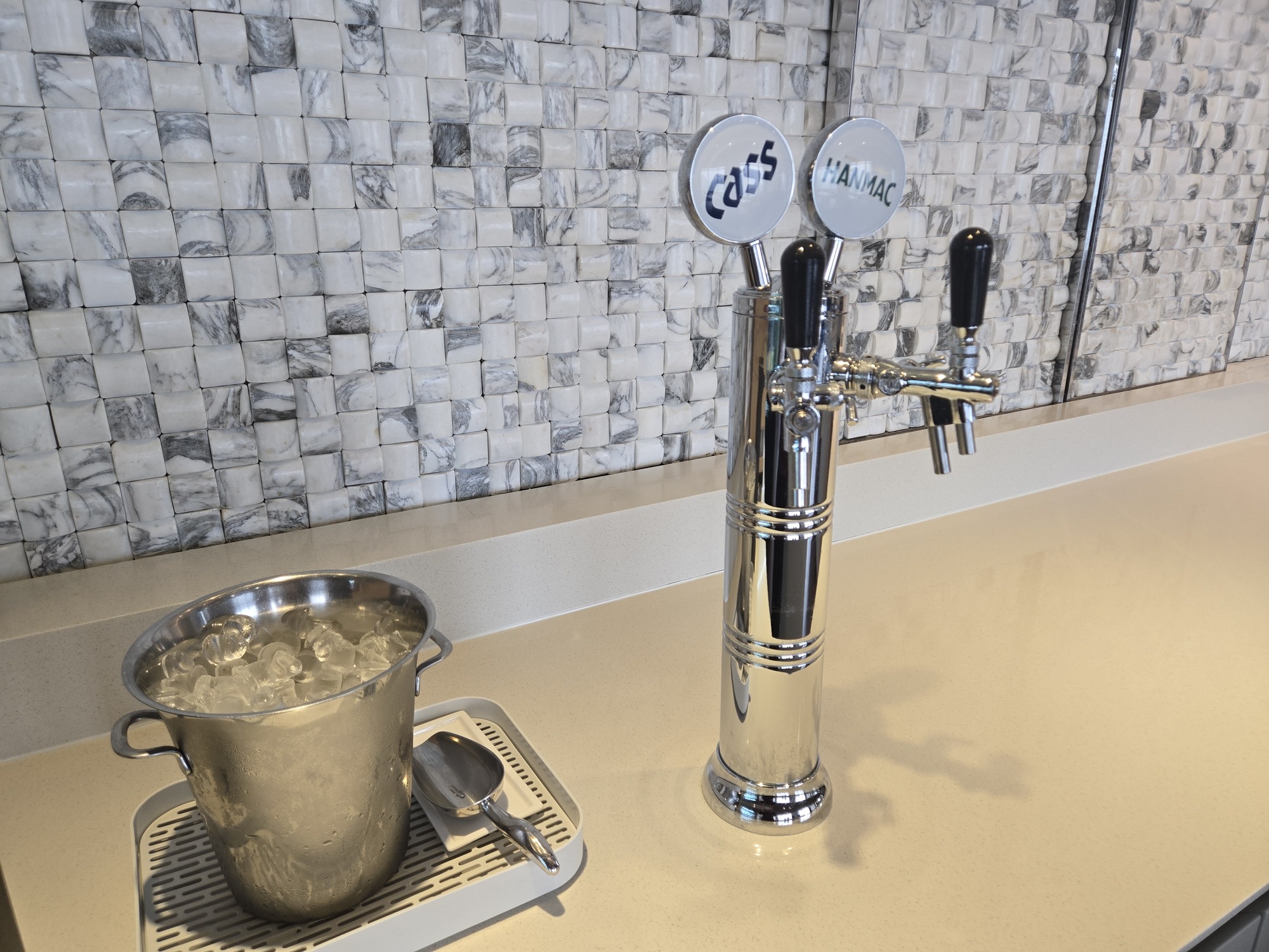 クラブラウンジ