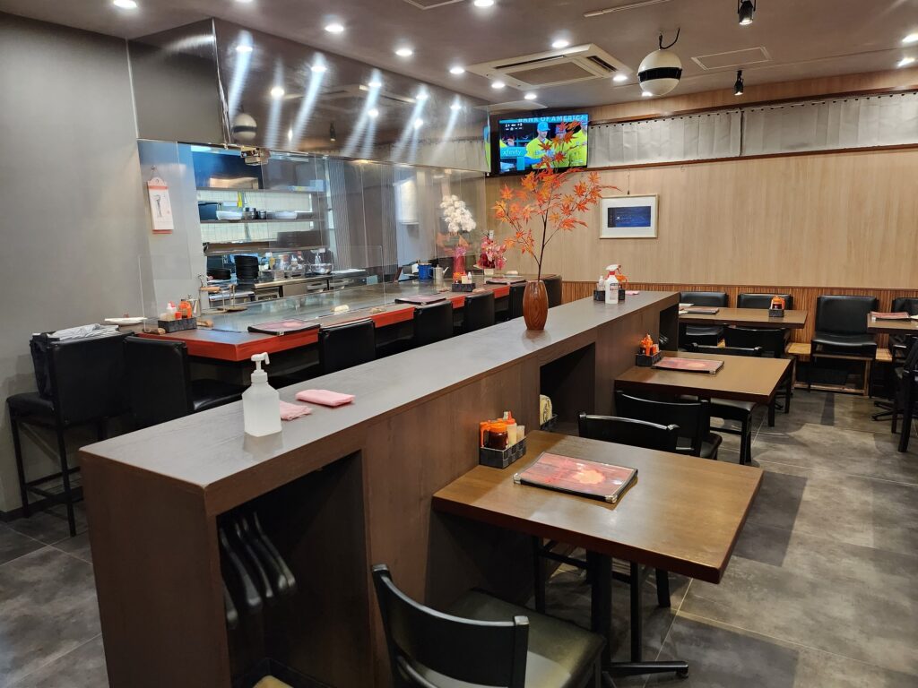 神田 もみじ屋 内観