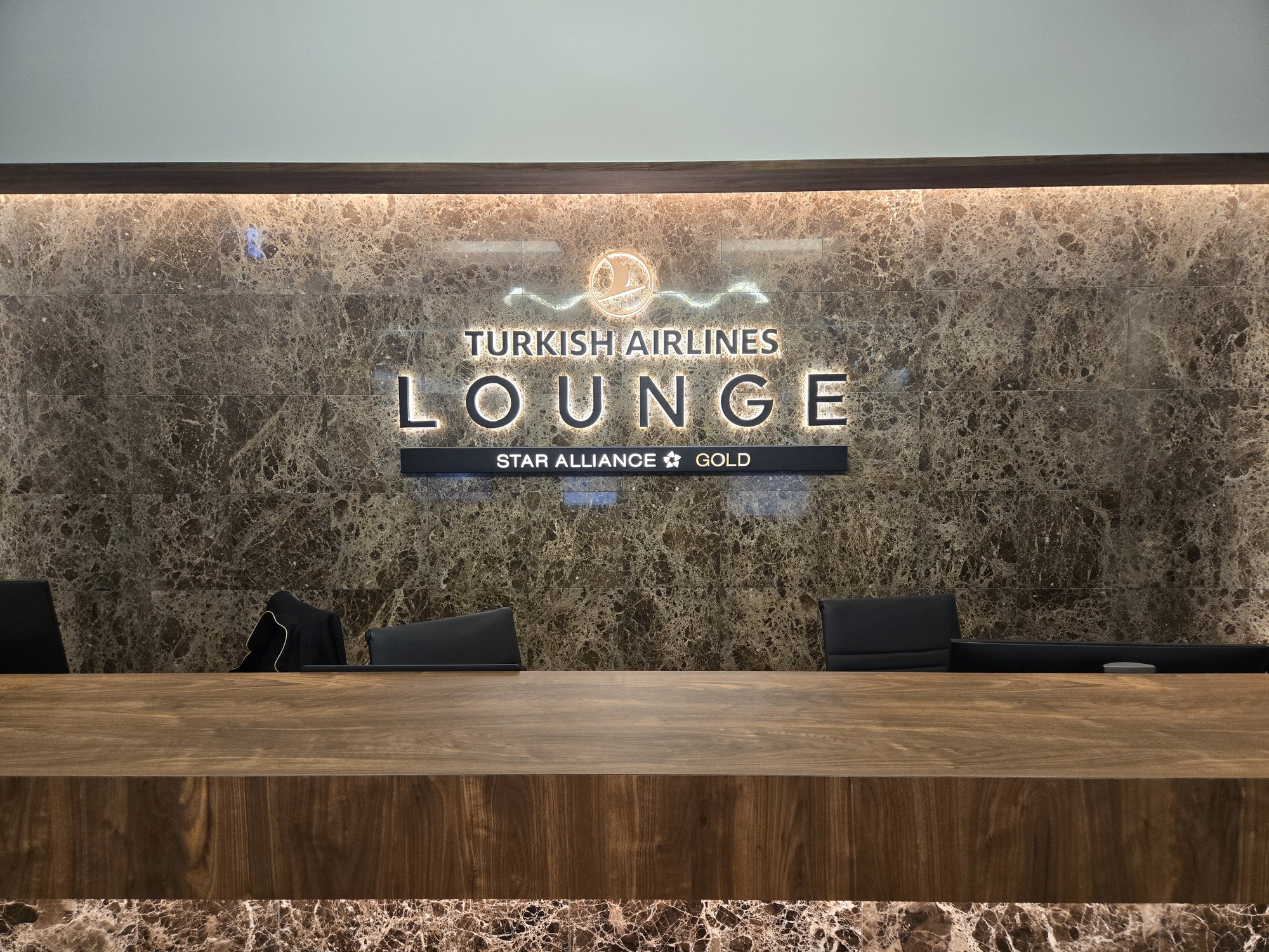 ターキッシュエアラインズラウンジの入口