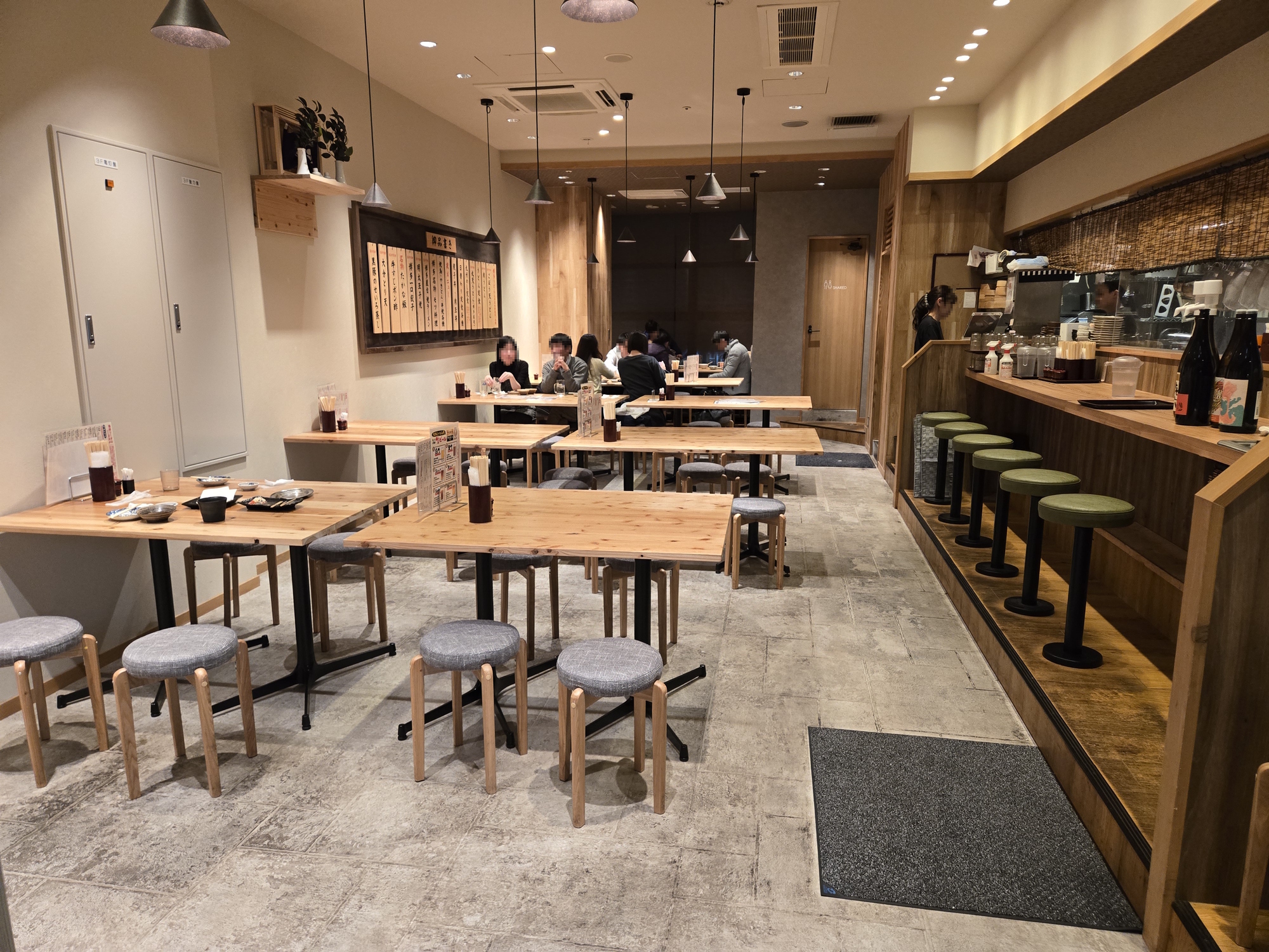 博多じのもん家の店内の様子