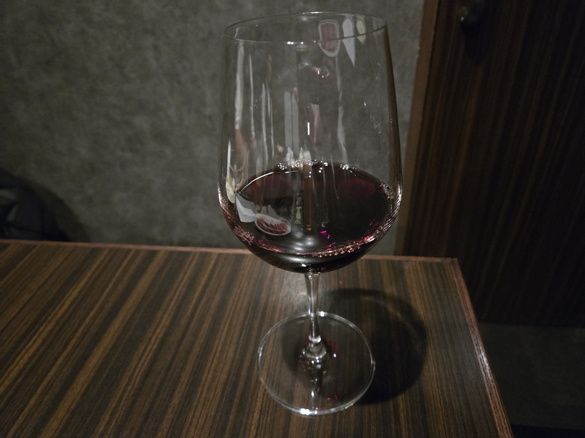 赤ワイン「BEND カベルネ」