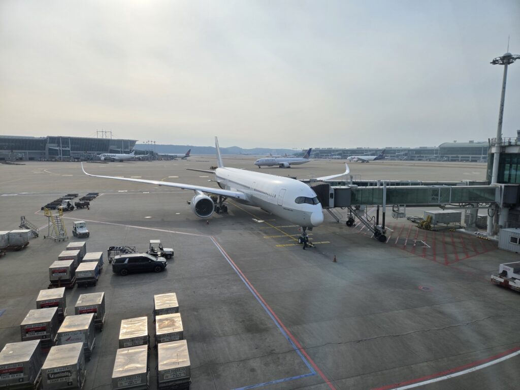 仁川空港で待機中のエチオピア航空のA350