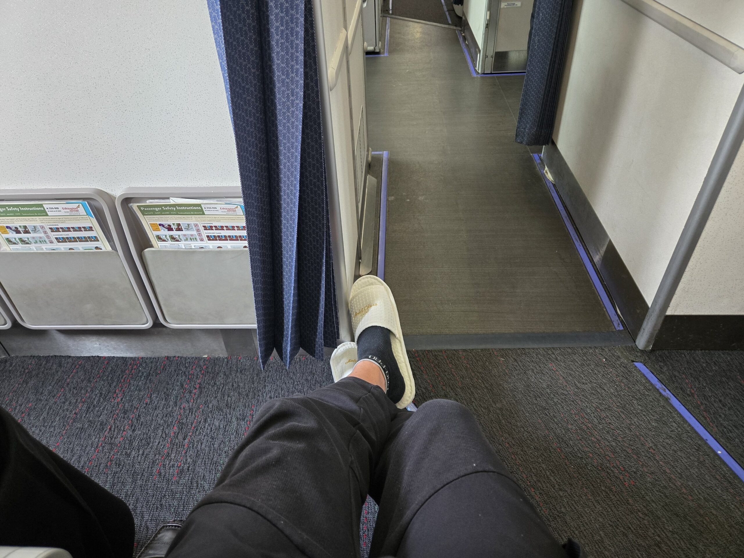 エチオピア航空A350-900のエコノミー座席足元スペース