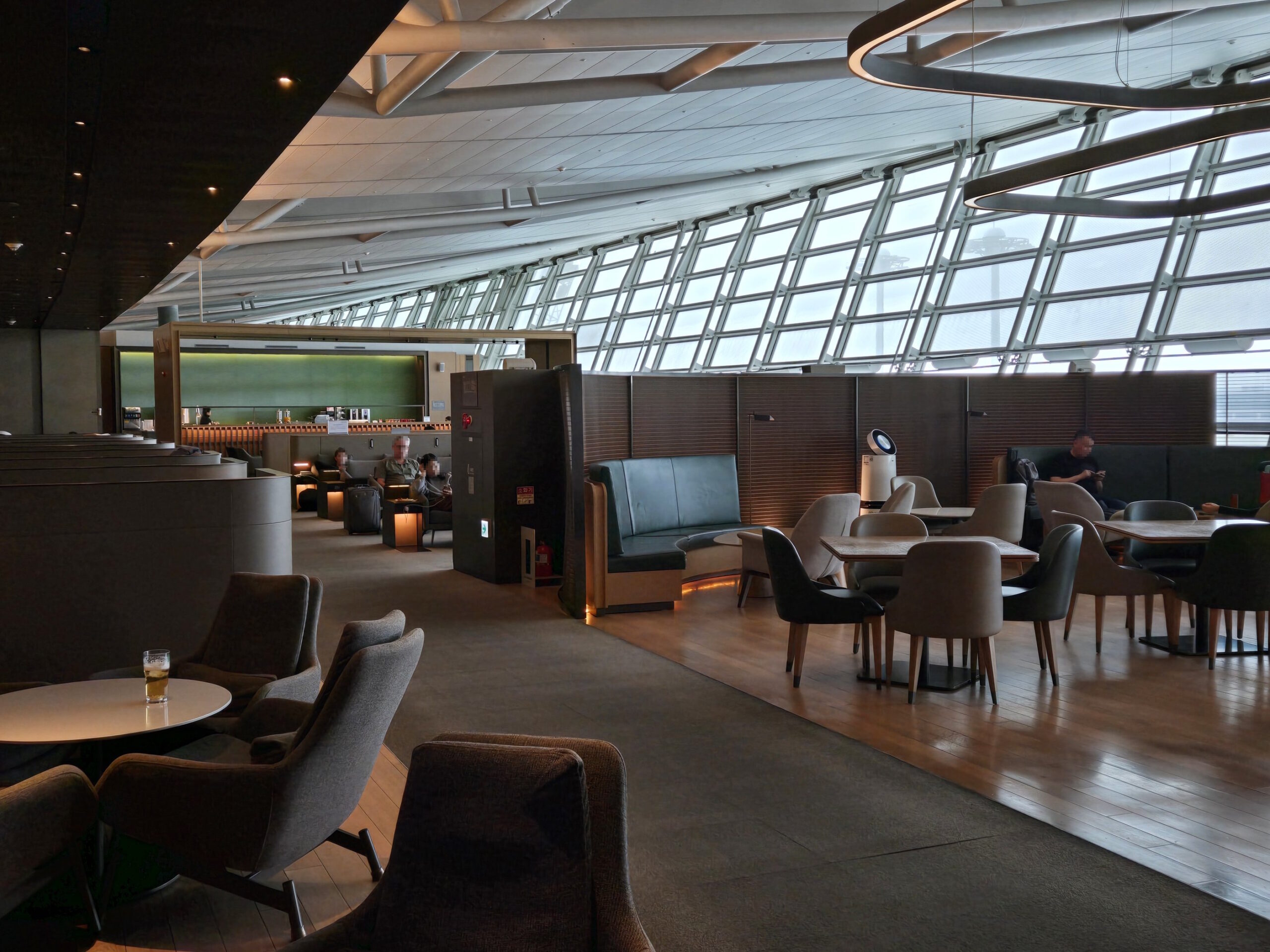 ラウンジのゆったりした空間