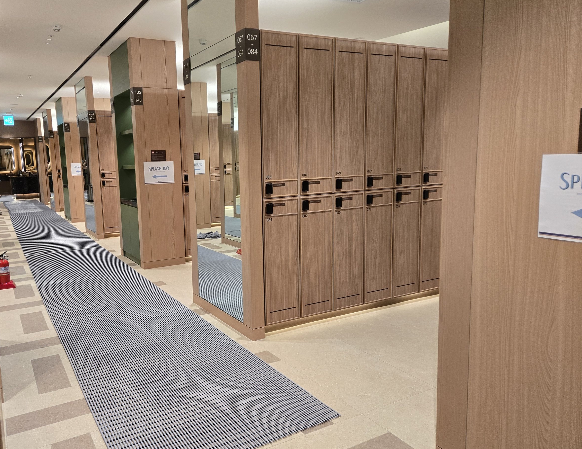 スプラッシュベイのロッカールーム
