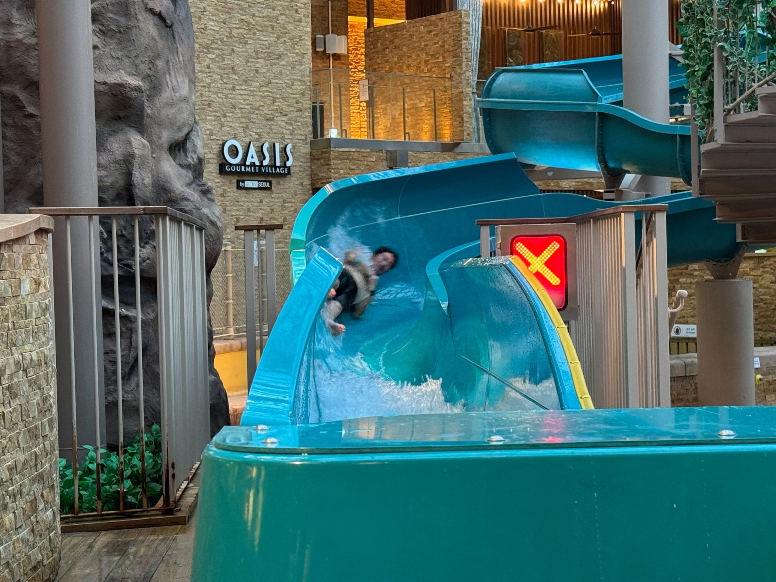 ウォータースライダー