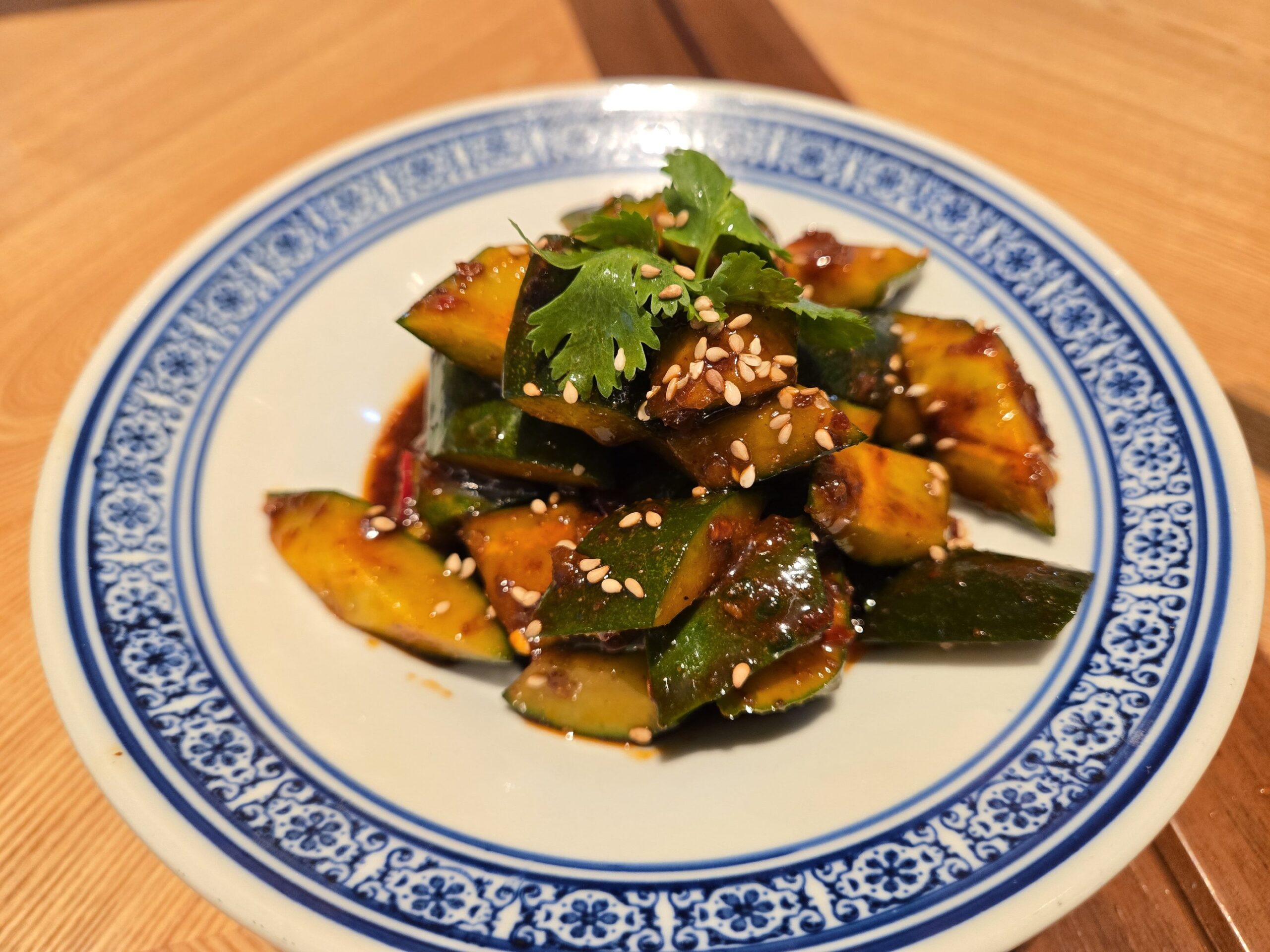 クリスタルジェイド、キュウリの和え物前菜