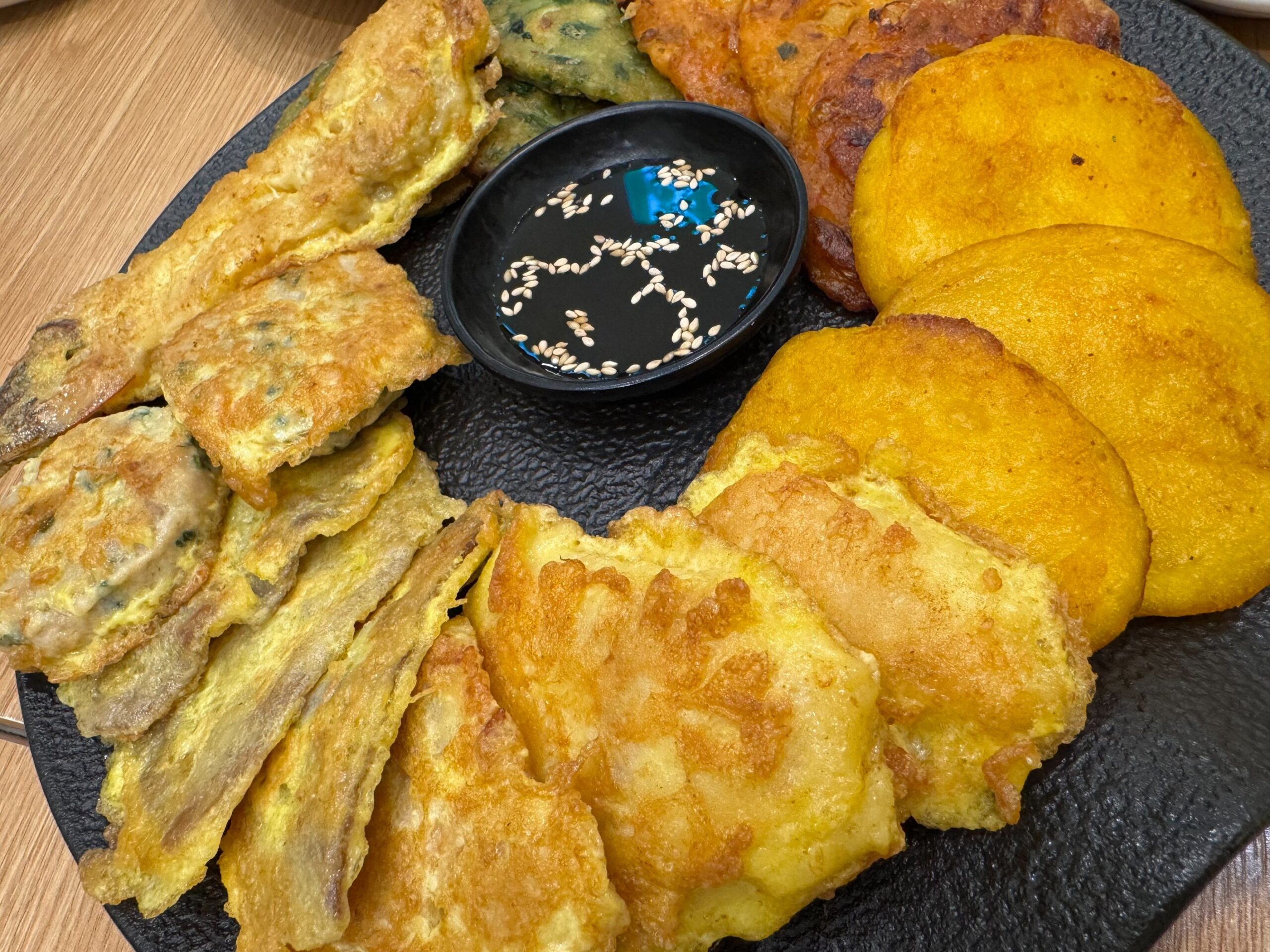 チヂミの盛り合わせ。