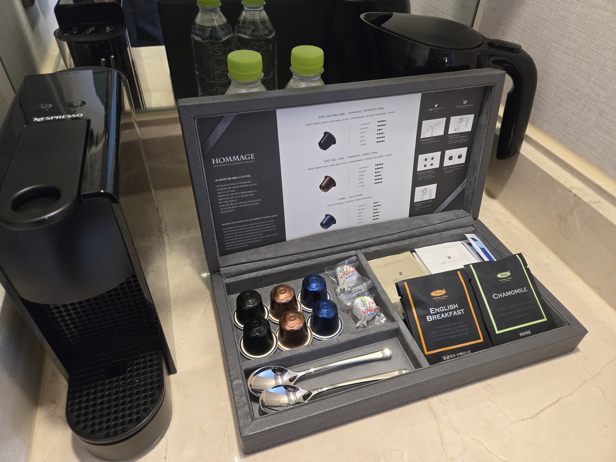 ネスプレッソマシン、コーヒーセット