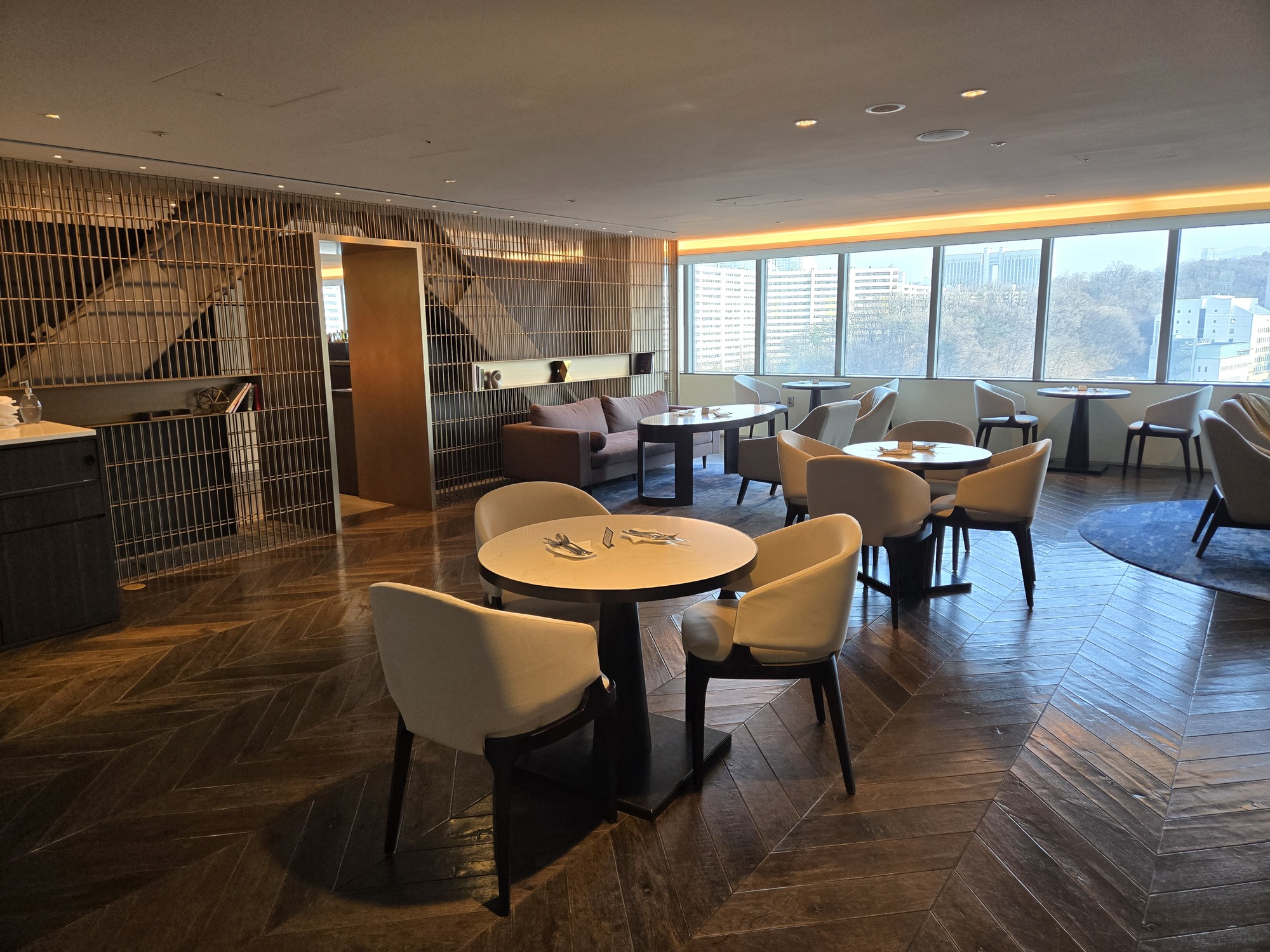 ラウンジの内観