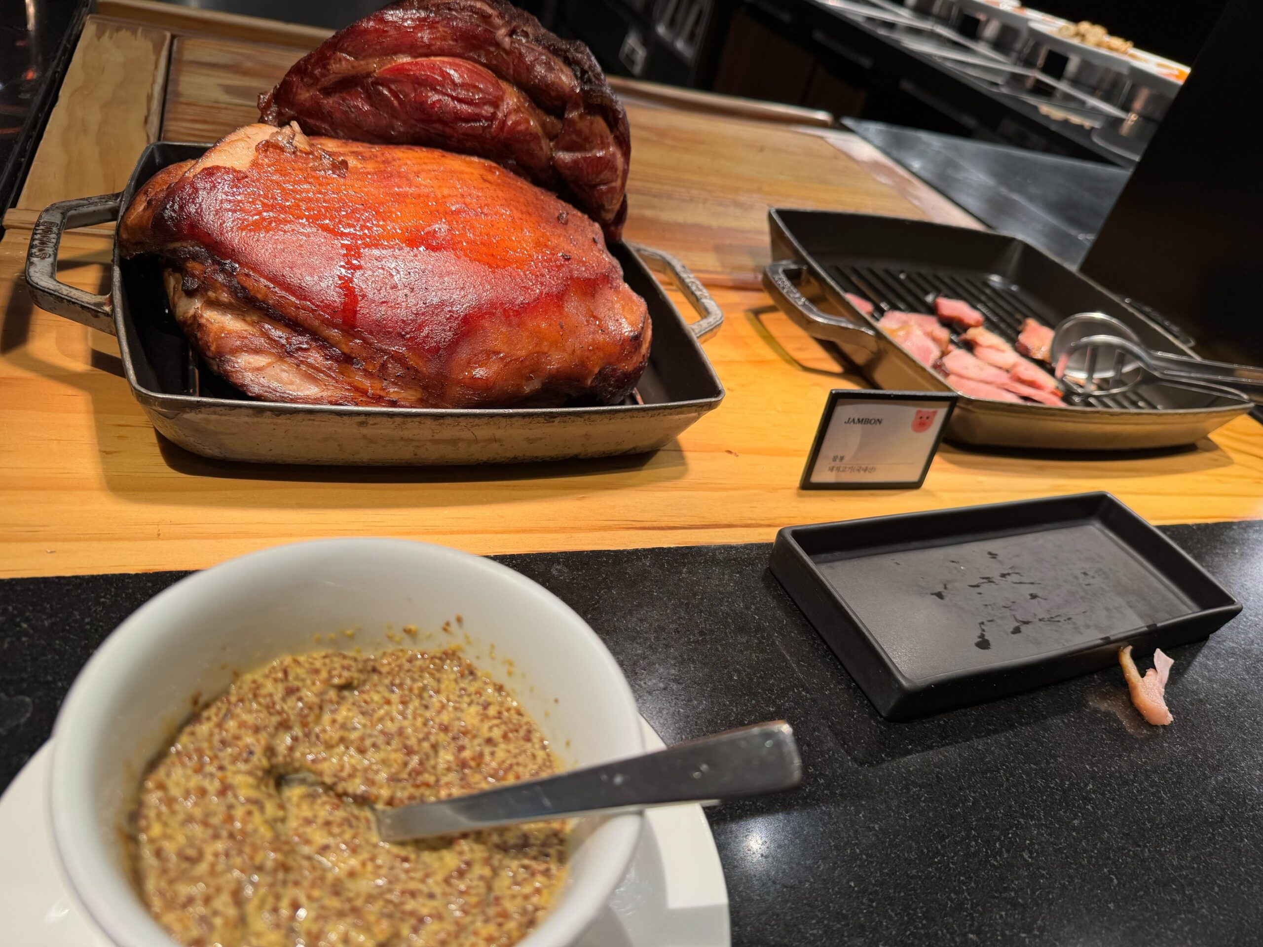 チャーシューとマスタードソース