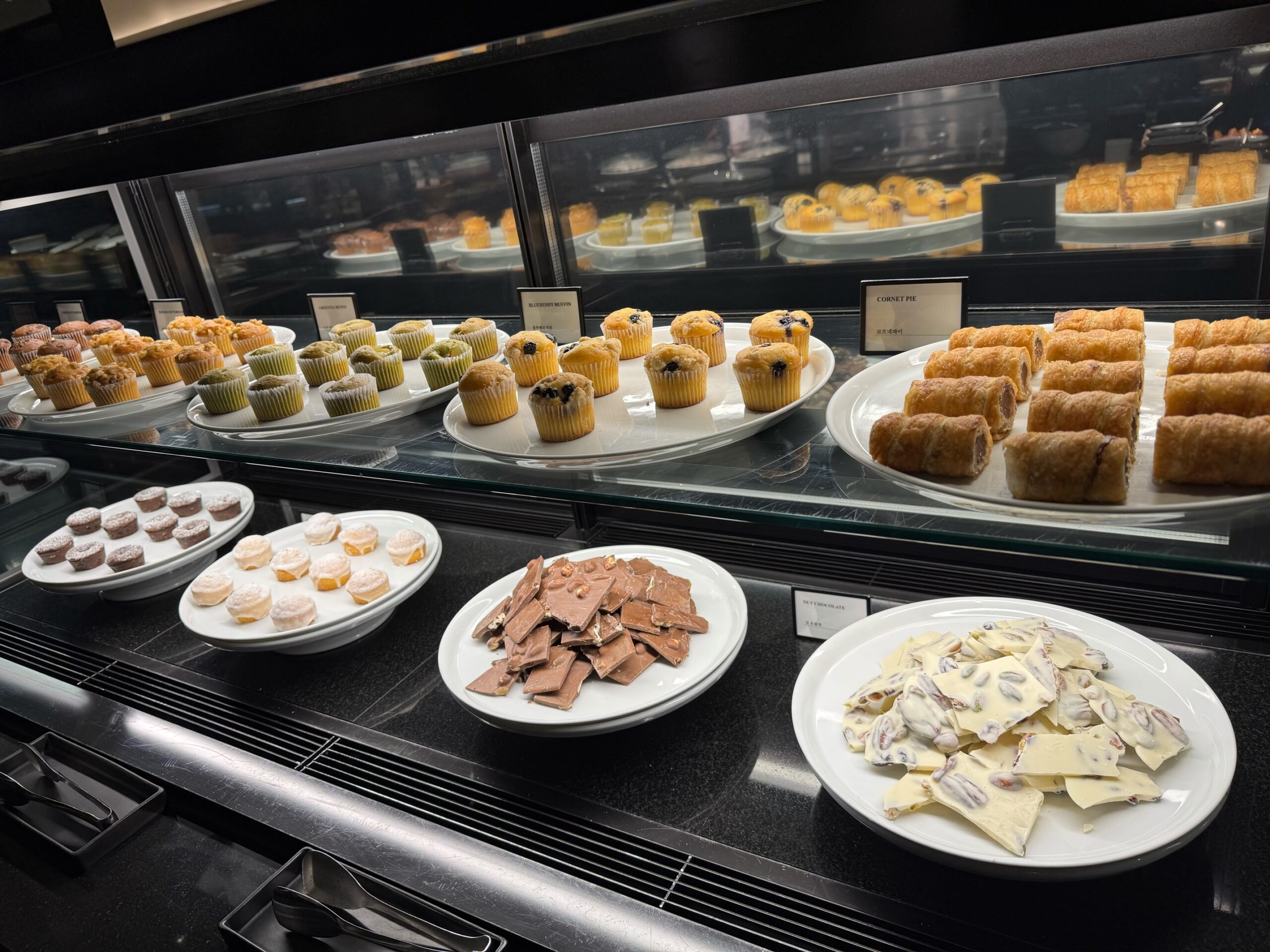 プレートに盛られたスイーツ