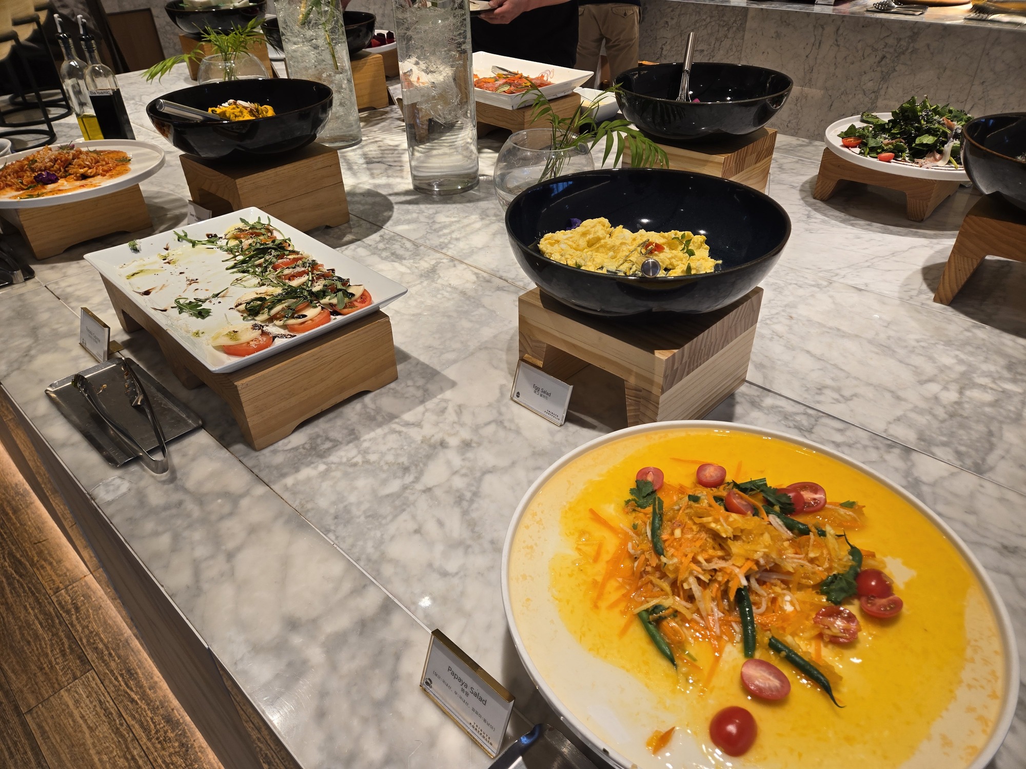 朝食ビュッフェの料理