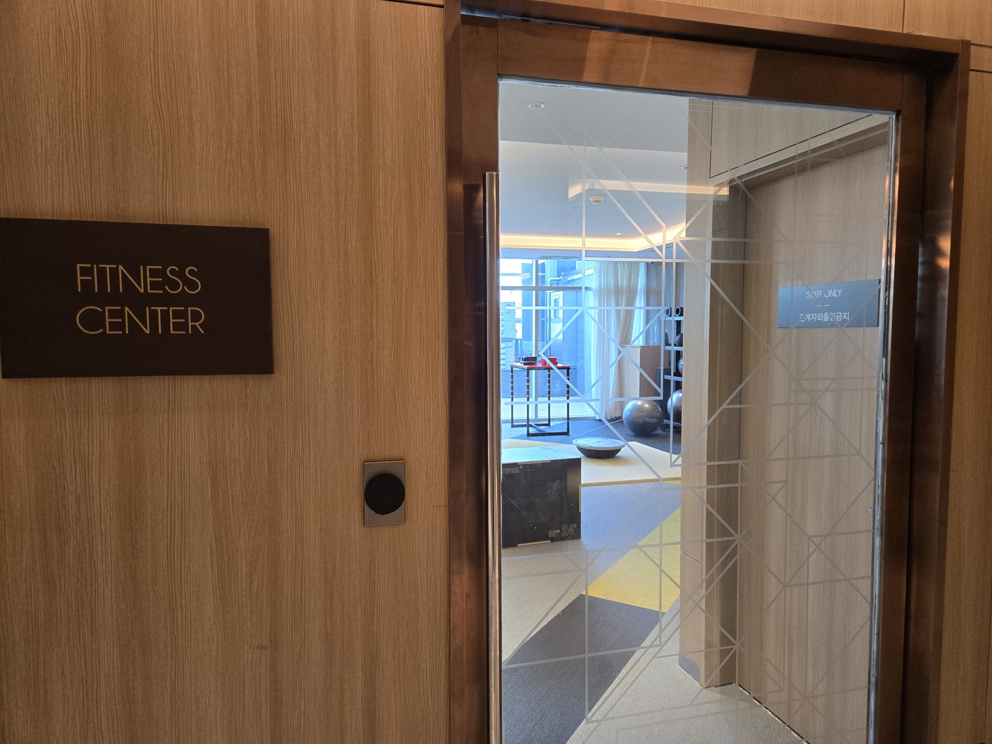 フィットネスセンター入り口