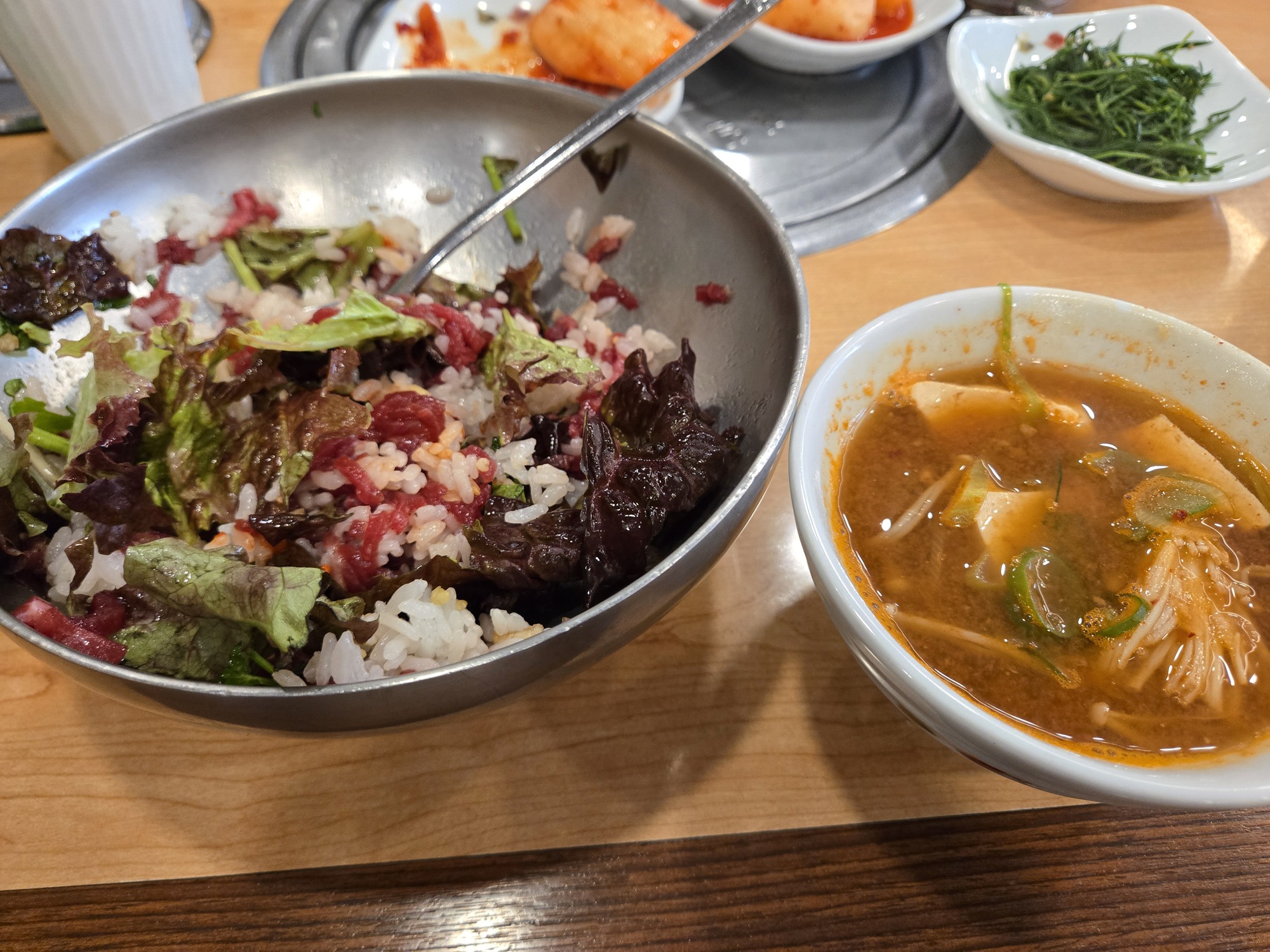 ユッケビビンバとチゲスープ