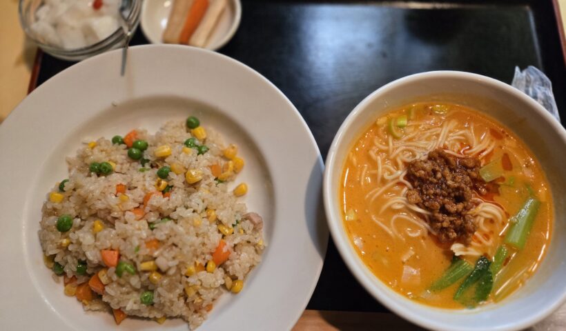 五目チャーハンと担々麺セット