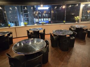 明洞ポチャ神田店 内観 夜景 座席 開放感