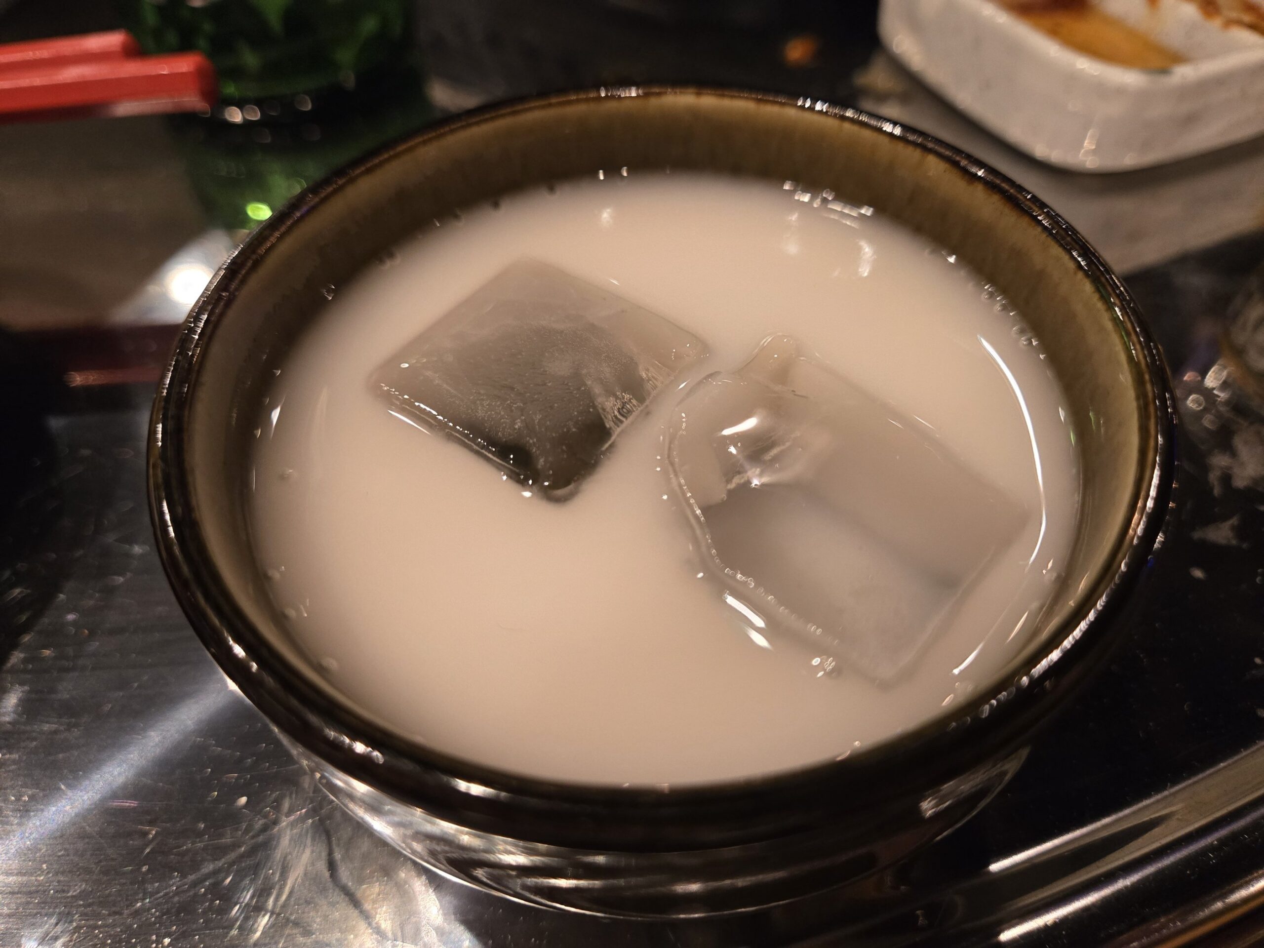 氷入りマッコリ、清涼感ある伝統酒