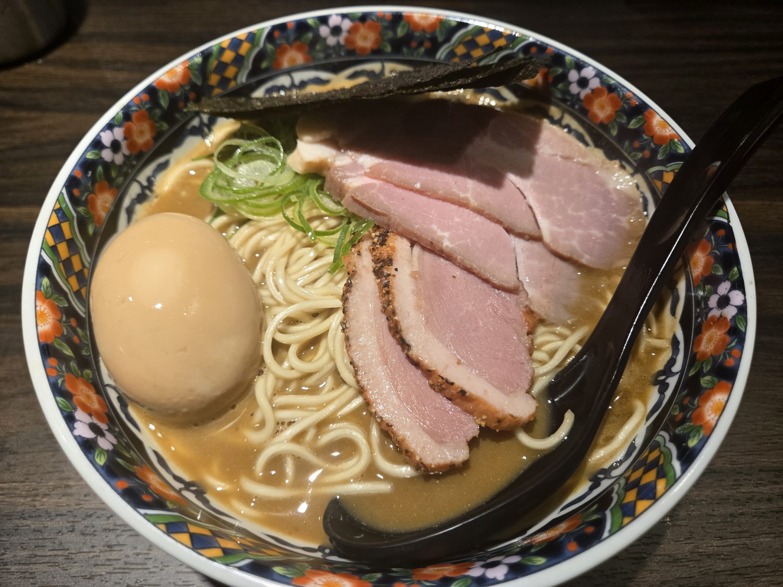 濃厚スープラーメン、チャーシュー入り