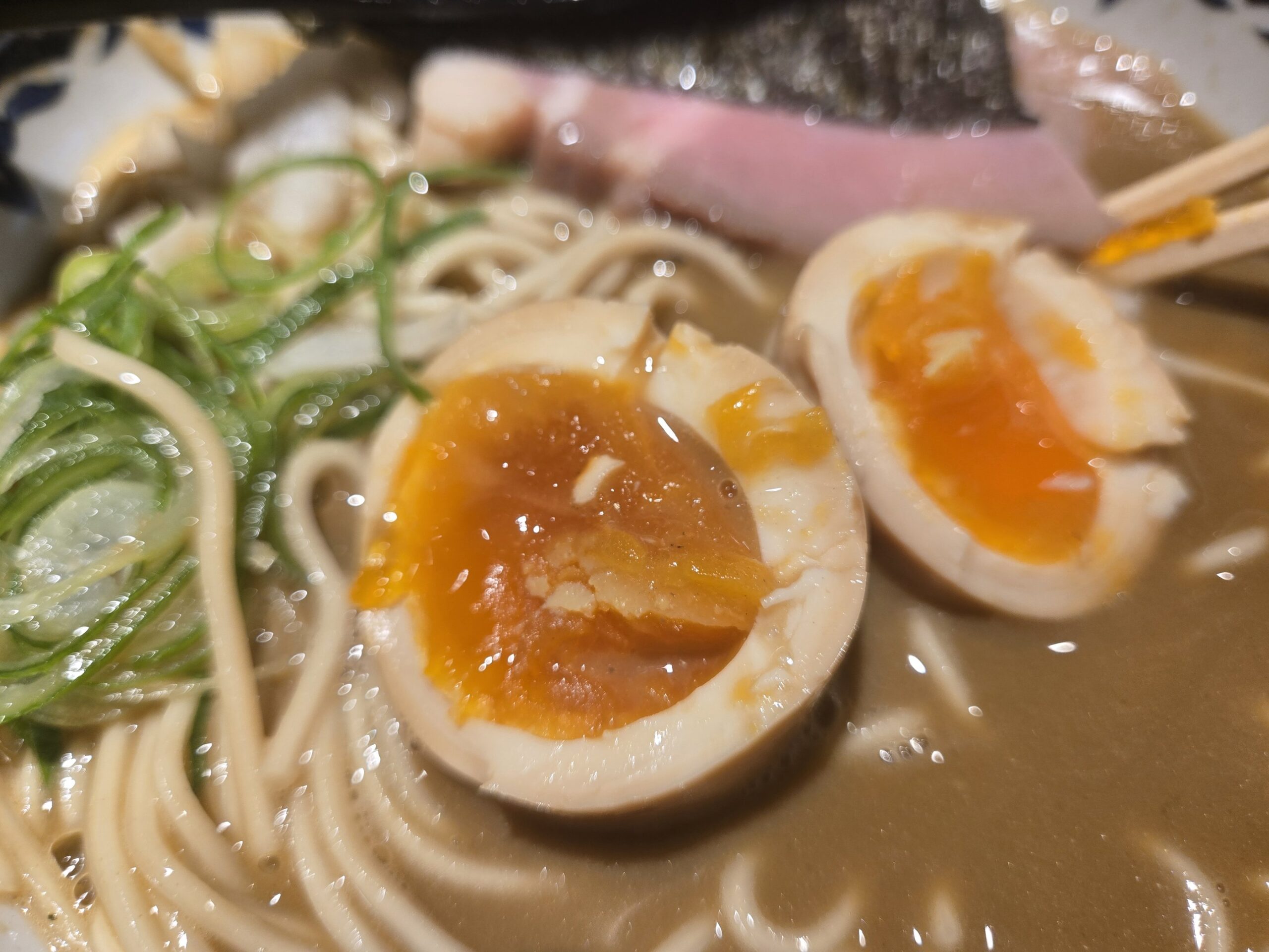 煮卵、トロリとした黄身