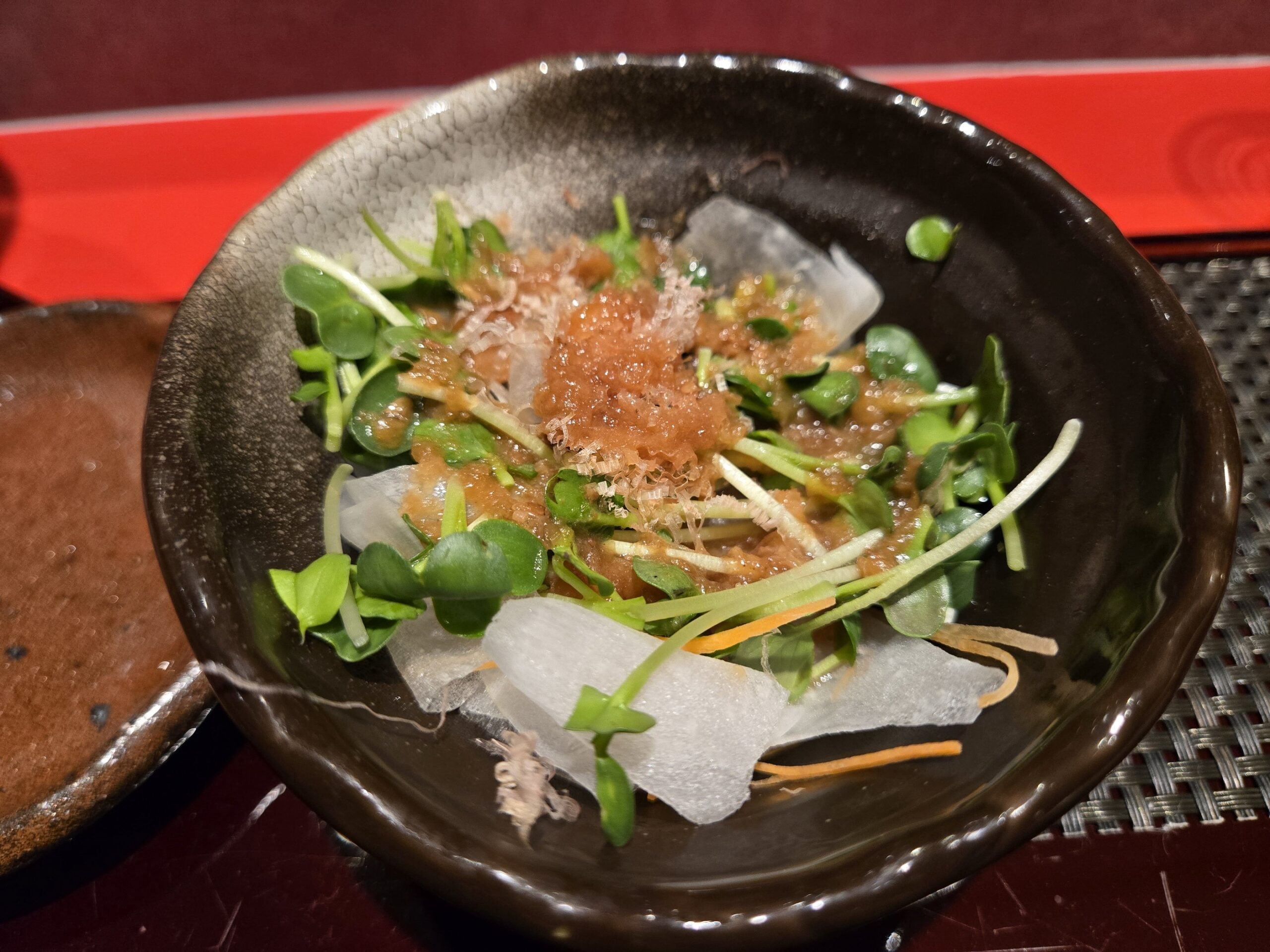 サラダ、ドレッシング、野菜、器