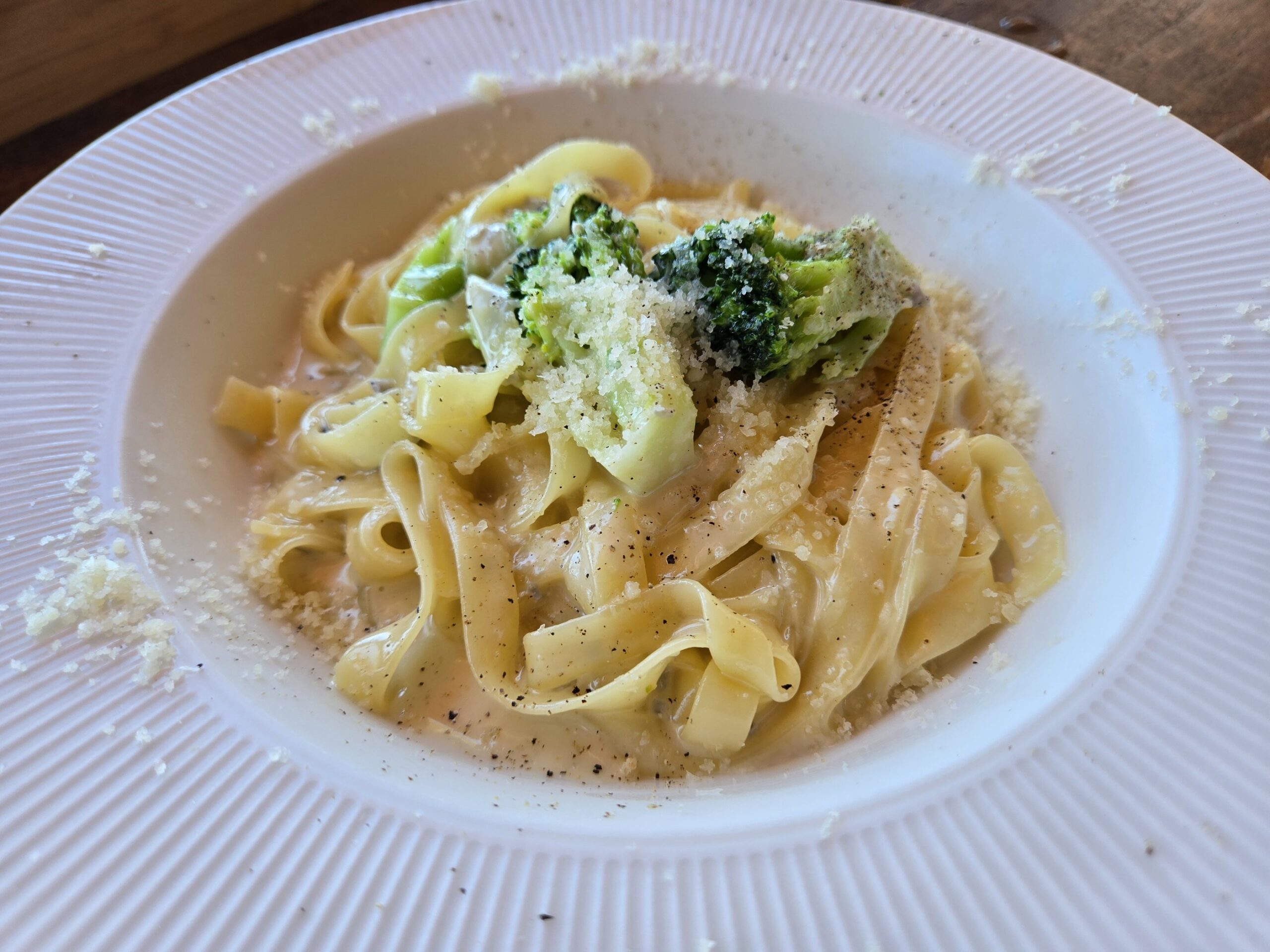ブロッコリーとフェットチーネのクリームパスタ