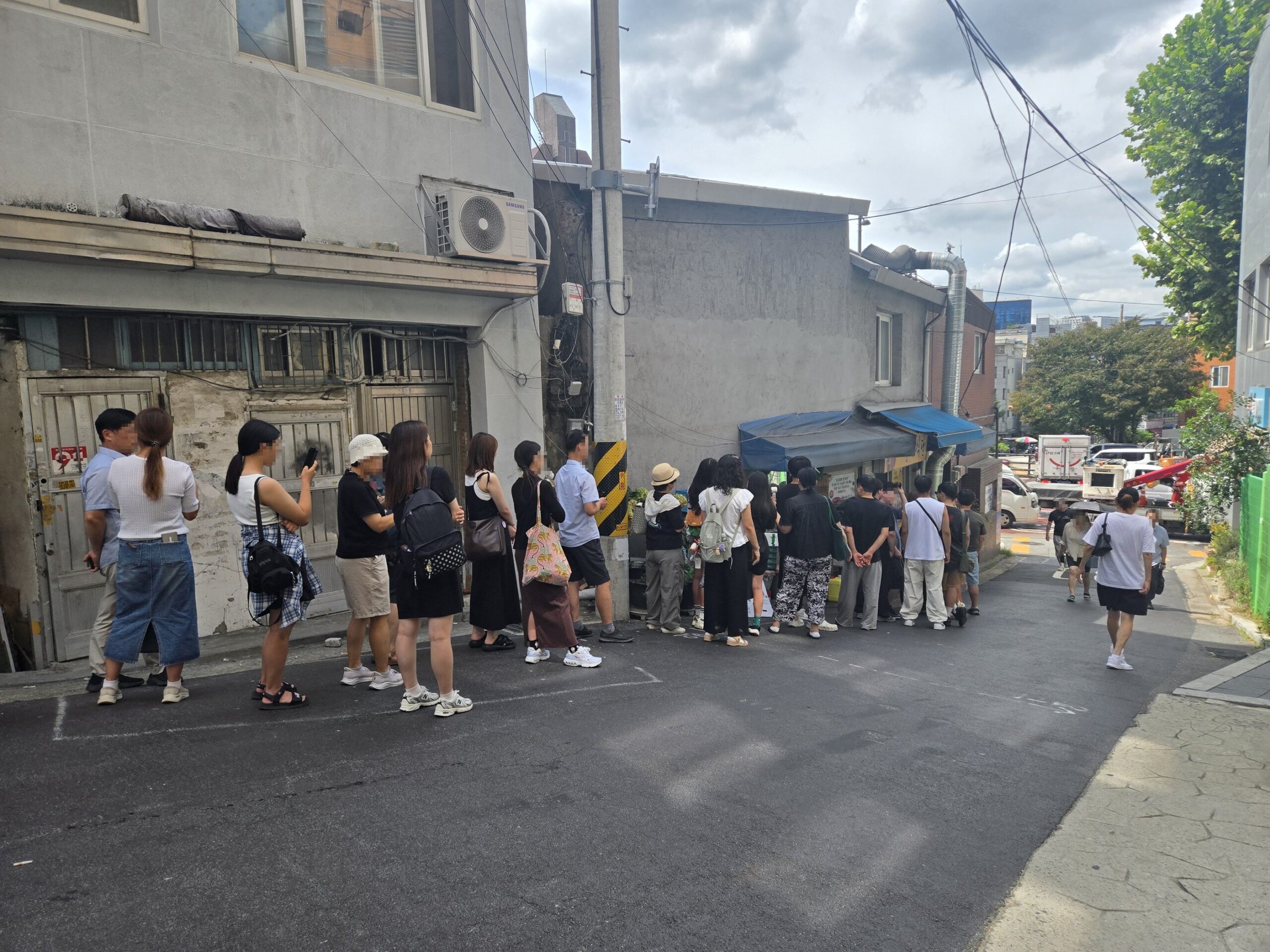 東大門エリアの人気店の行列