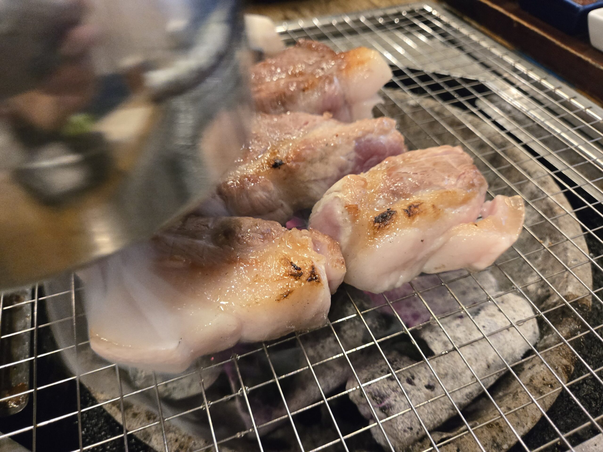 食べごろに焼き上がってきたモクサルとサムギョプサル