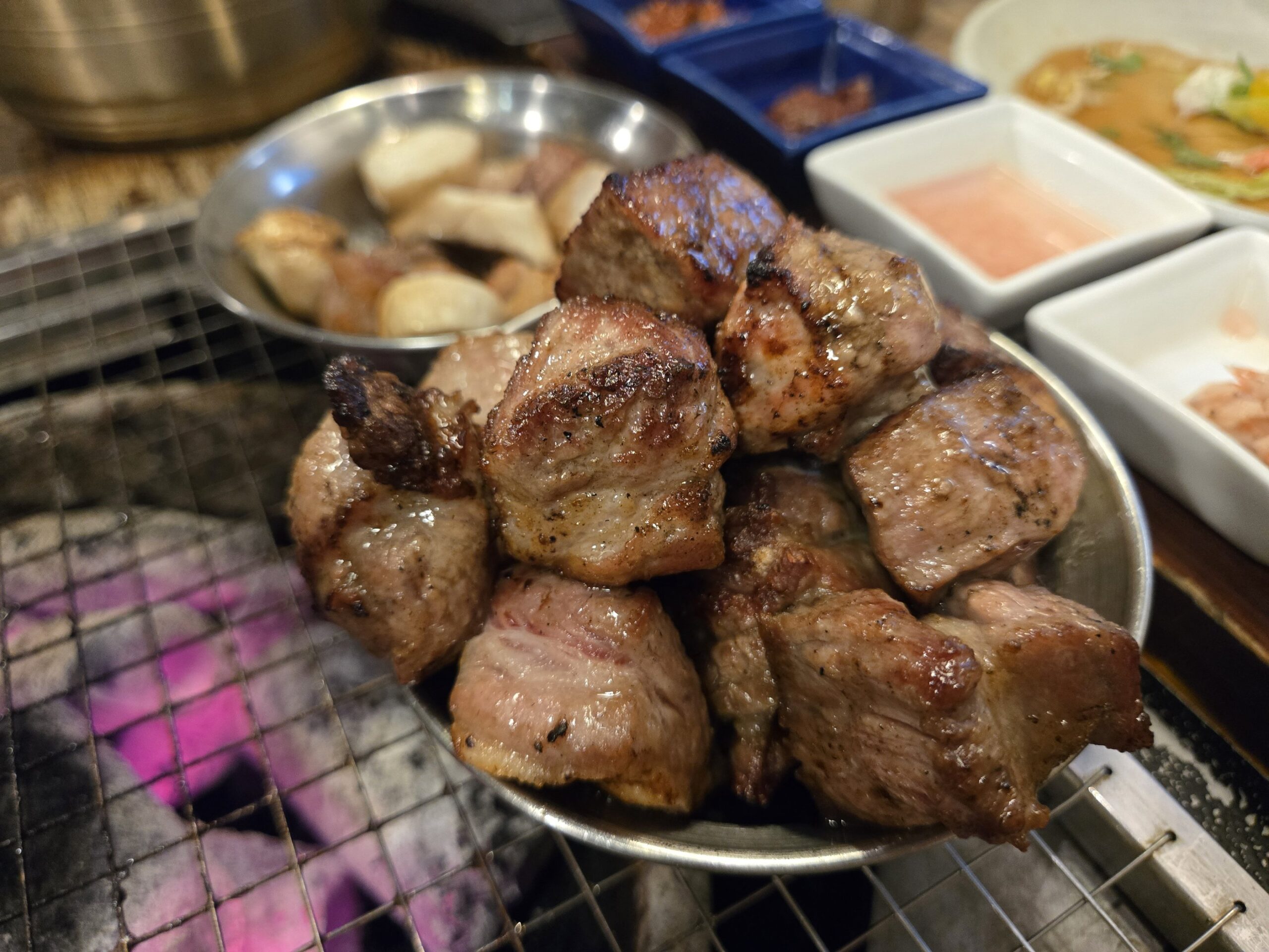 焼き上がってカットされたモクサル