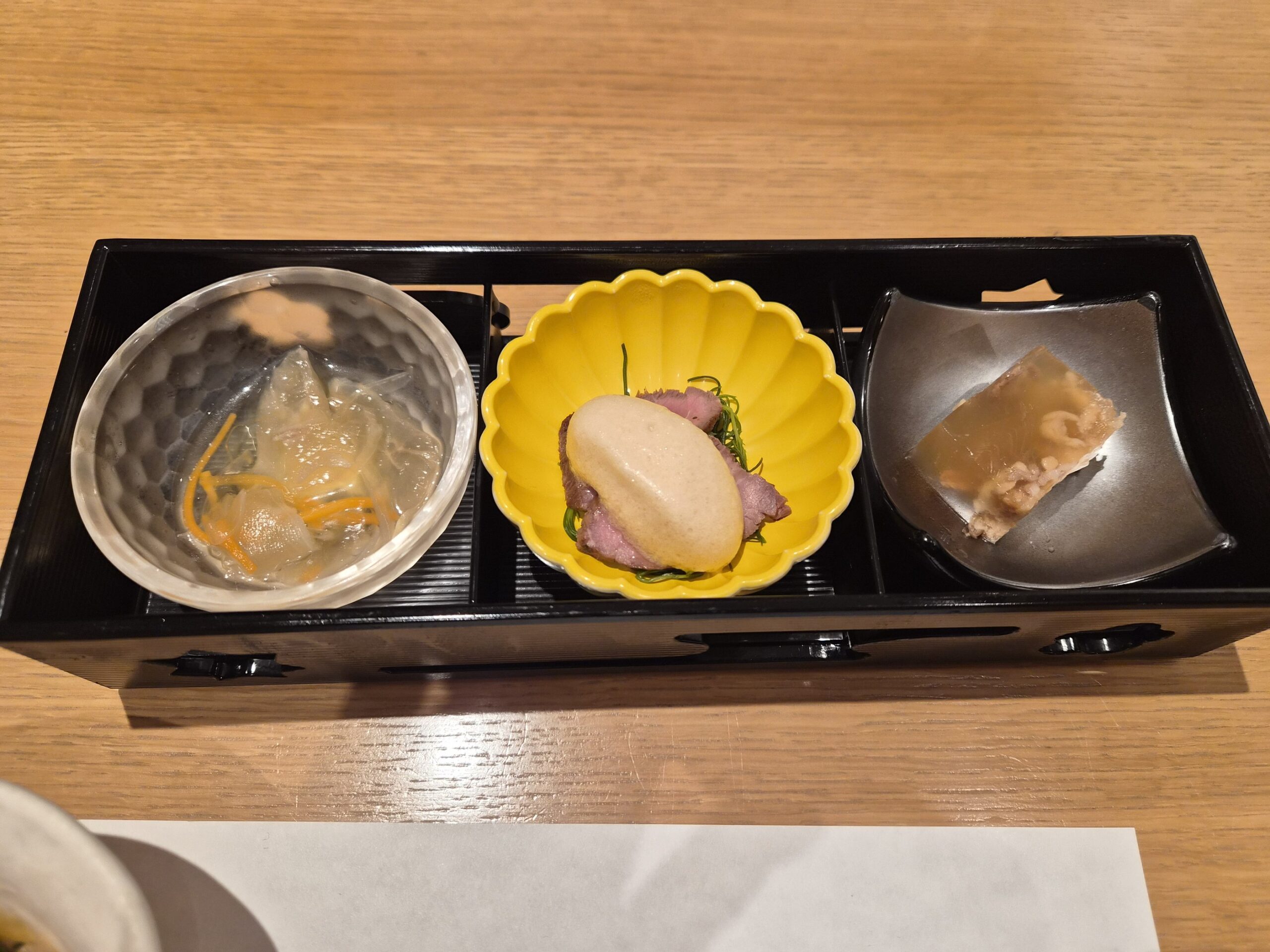 日本料理の前菜三品 盛り合わせ