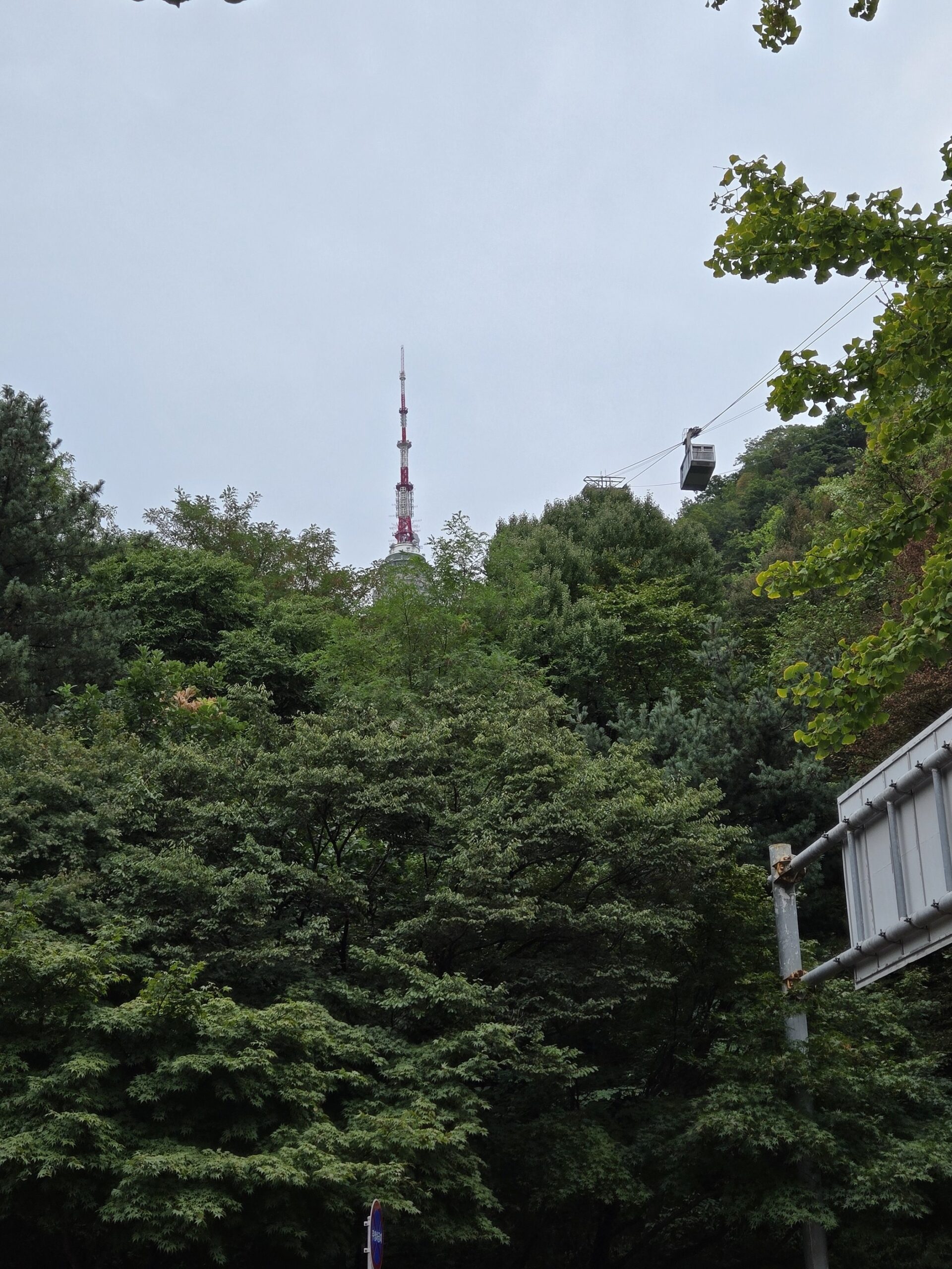 Nソウルタワーへ向かう南山ケーブルカー