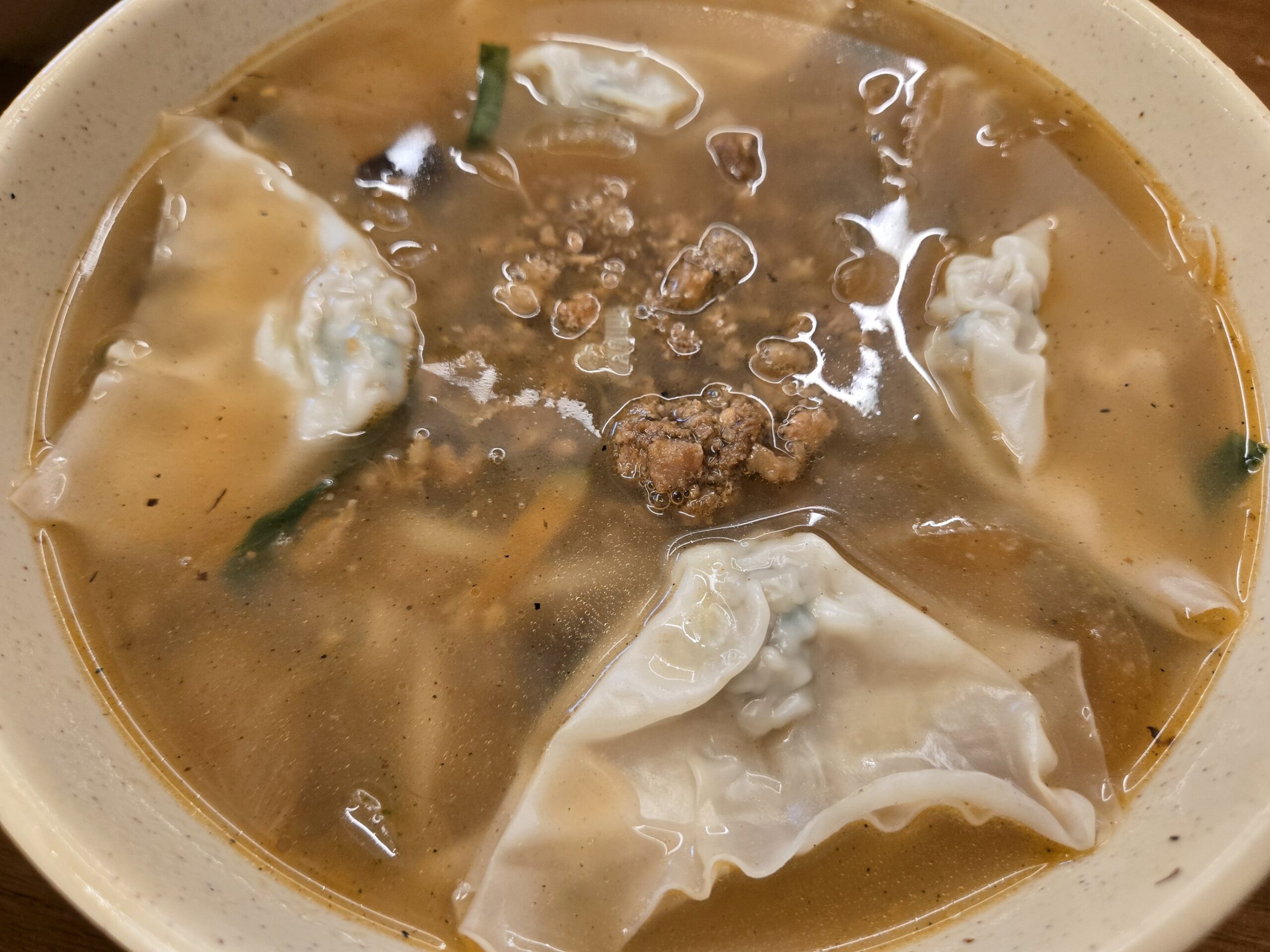明洞餃子のカルグクス、具だくさんで温かい