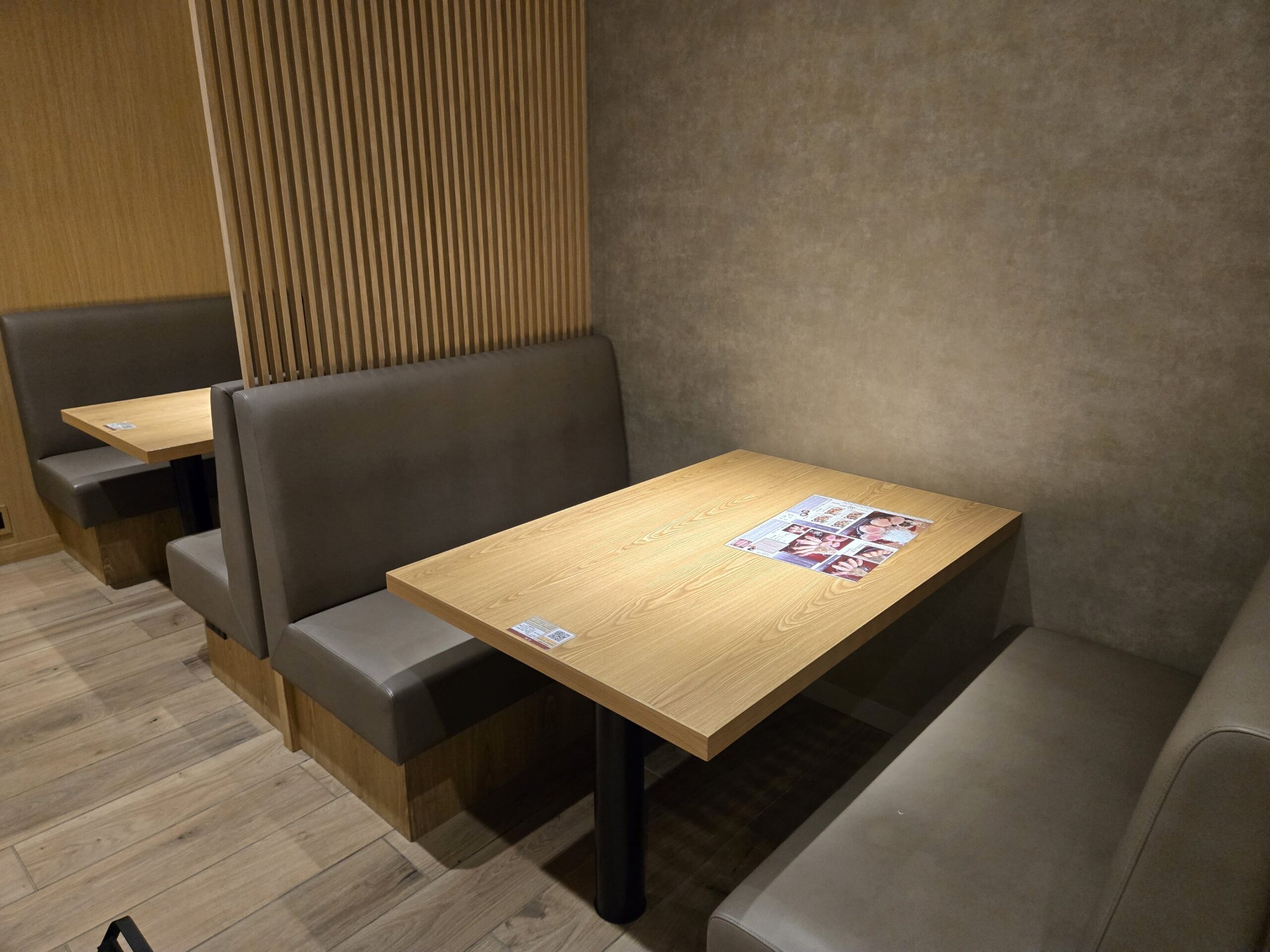 北新地とんかつ épais丸の内店の専用ボックス席