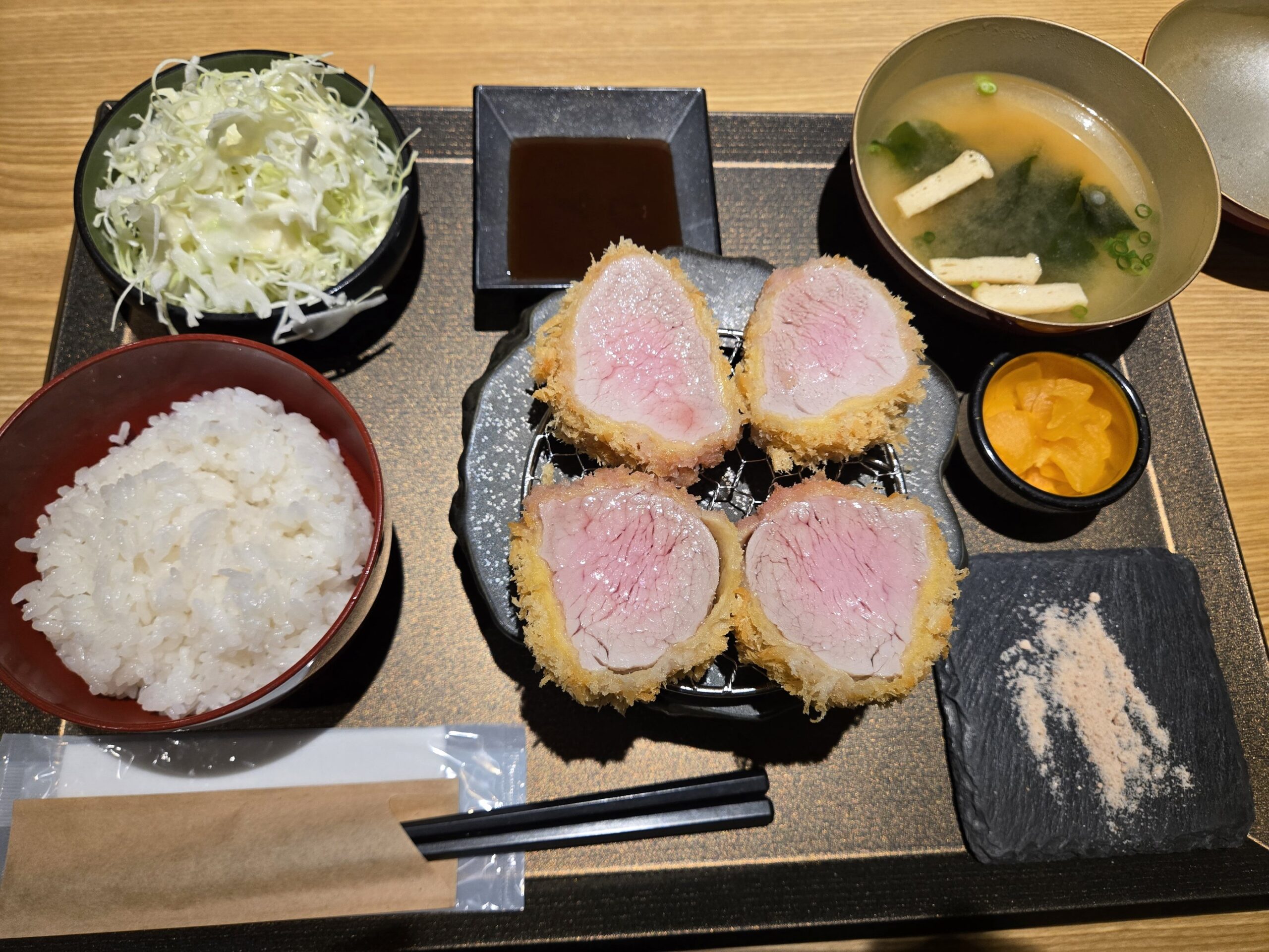 北新地とんかつ épais丸の内店のヒレかつシャトーブリアン定食