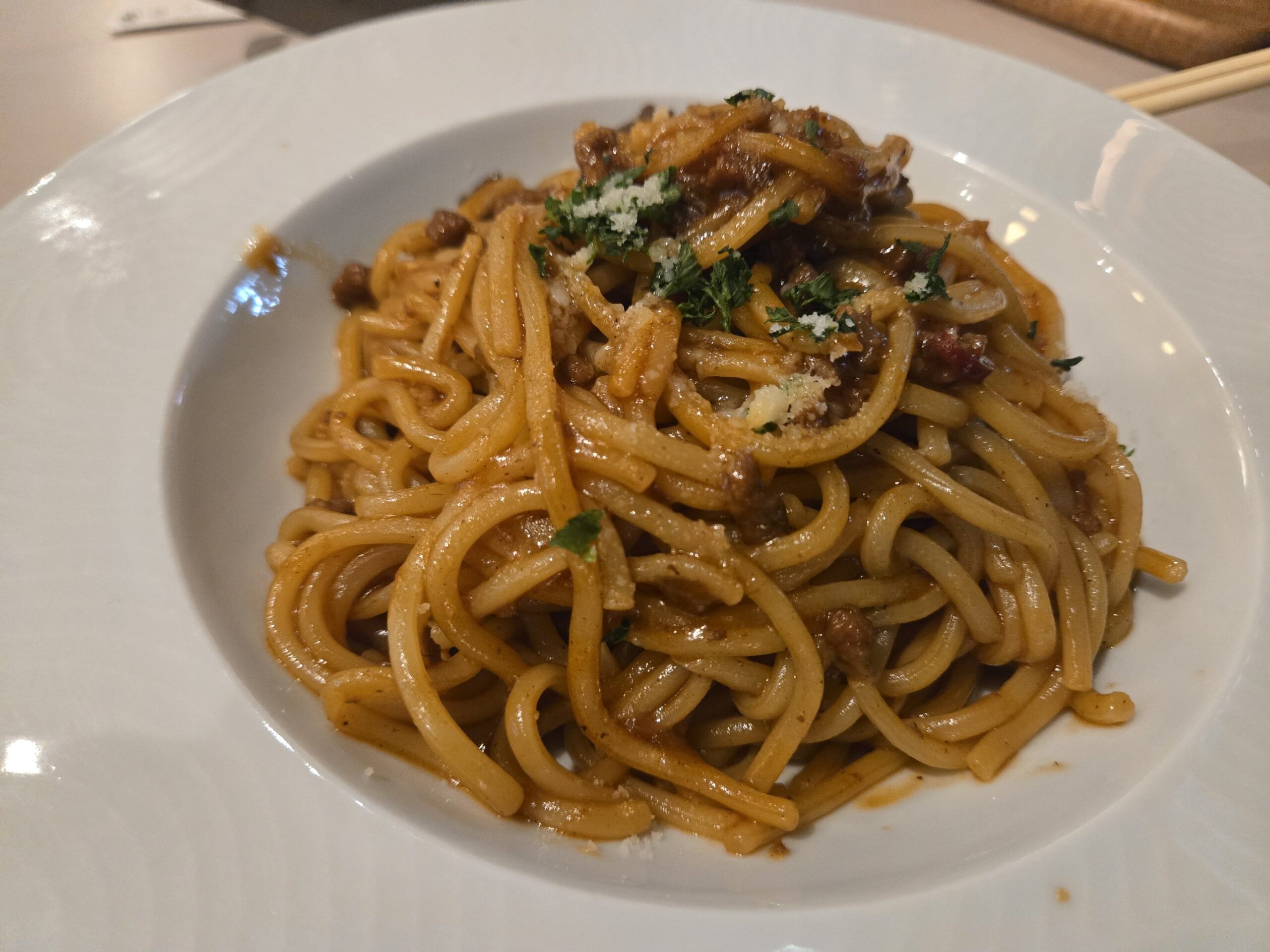 ラグーソースが絡んだパスタ