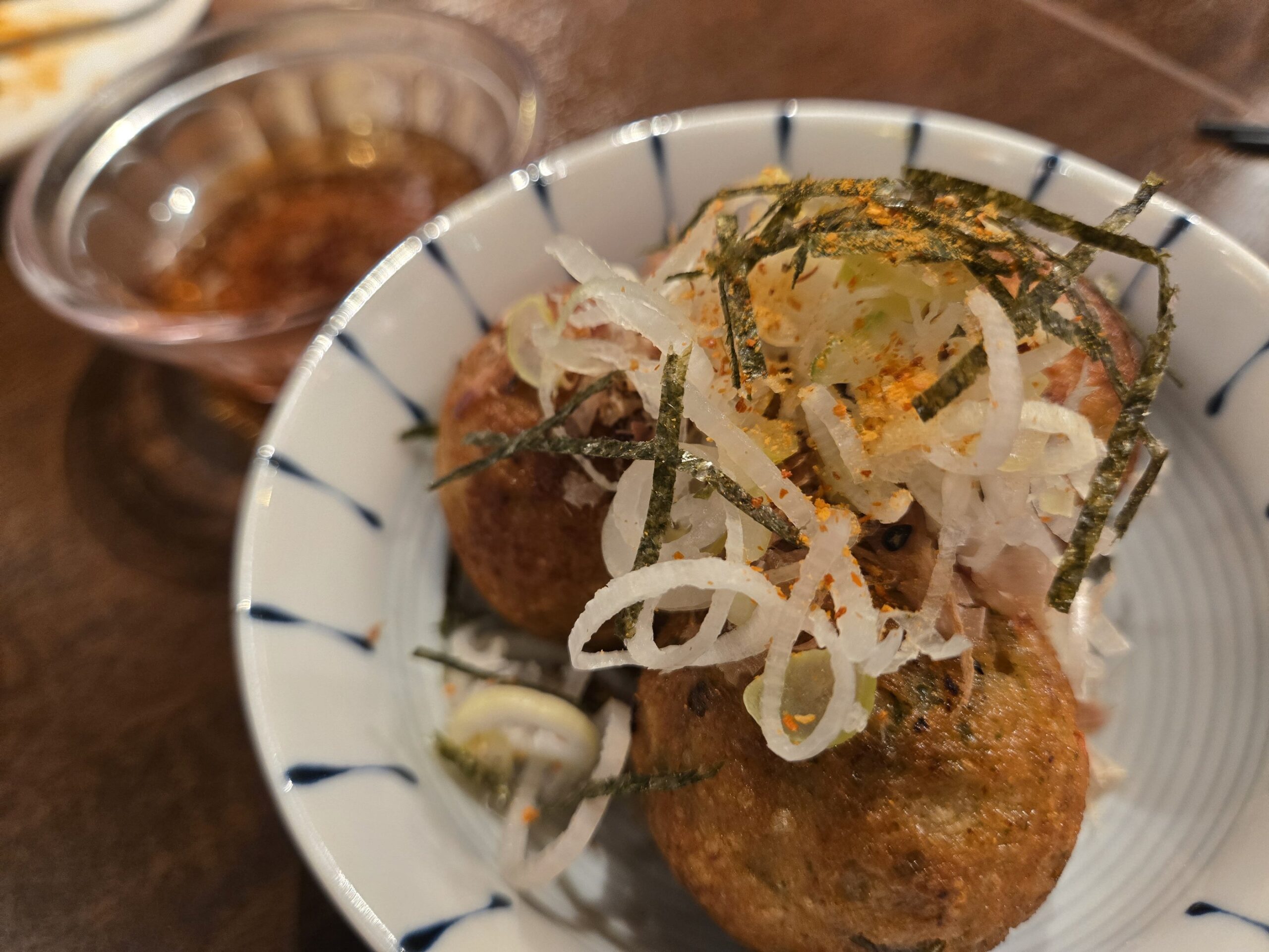 神田の銀だこ点心酒場、ねぎと鰹節の和風たこ焼き