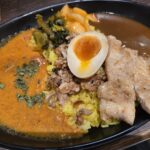 東京駅「秋葉原カリガリ 八重洲店」ランチ|東京日の丸カレーを実食 カリガリ東京駅、東京日の丸カレーの皿盛り