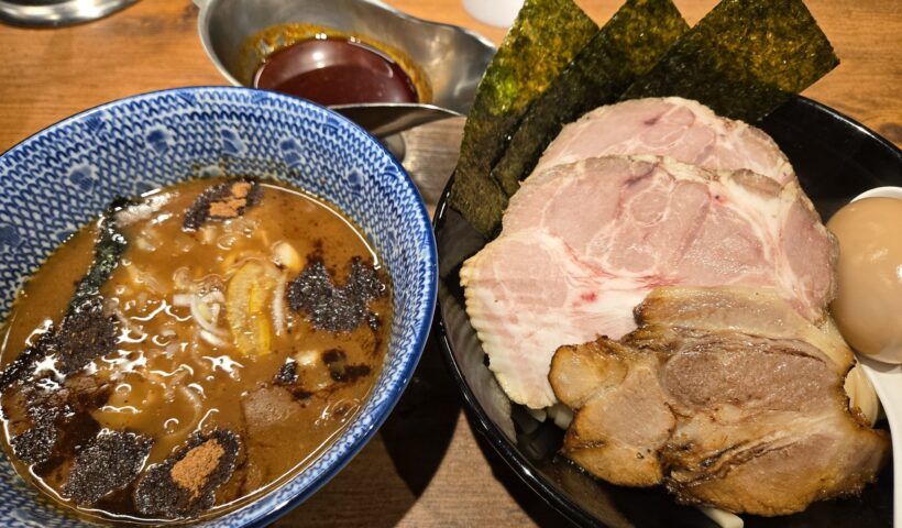 神田小川町のつけ麺神儺祁、特製つけ麺、カレールー付き、魚介系豚骨