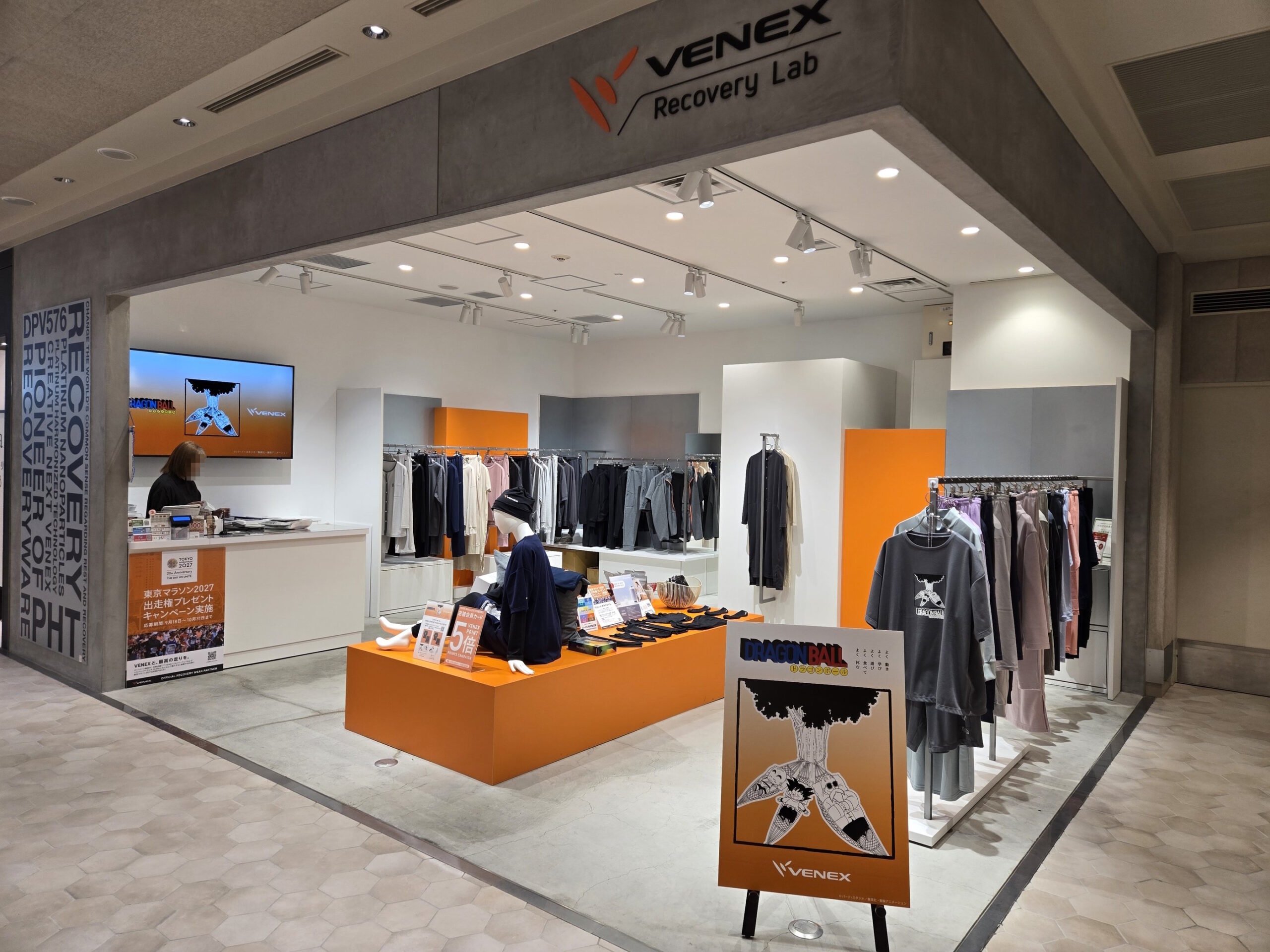 VENEX Recovery Lab店舗内観、日本橋高島屋4階のリカバリウェアショップ